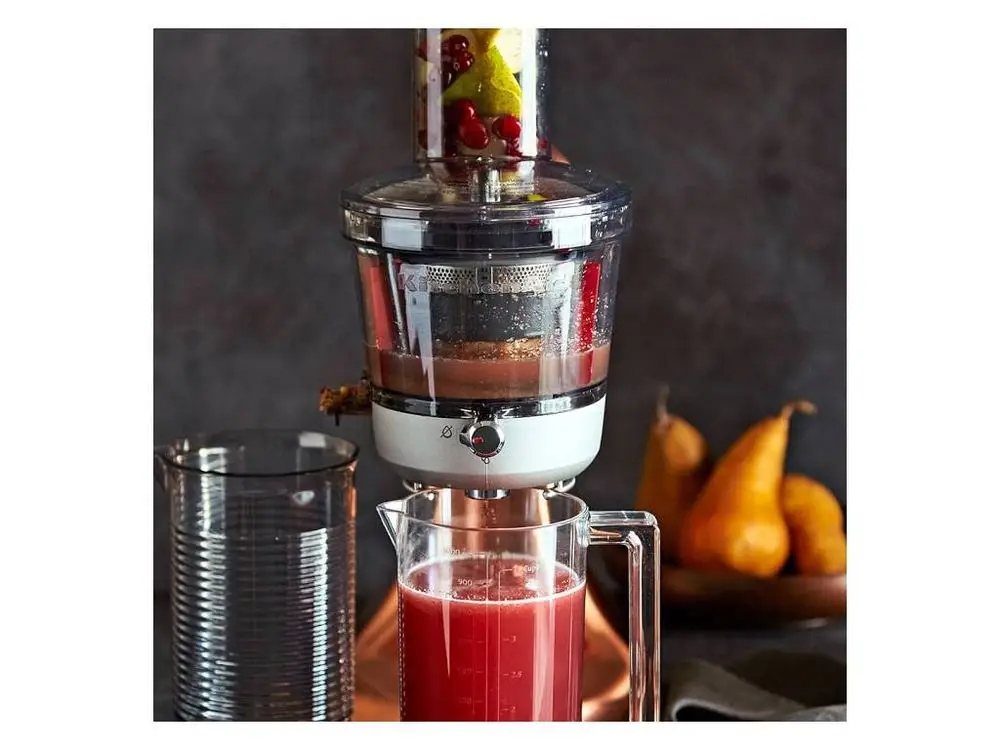 Szeroki otwór podajnika – Oszczędność czasu przy przygotowaniu składników