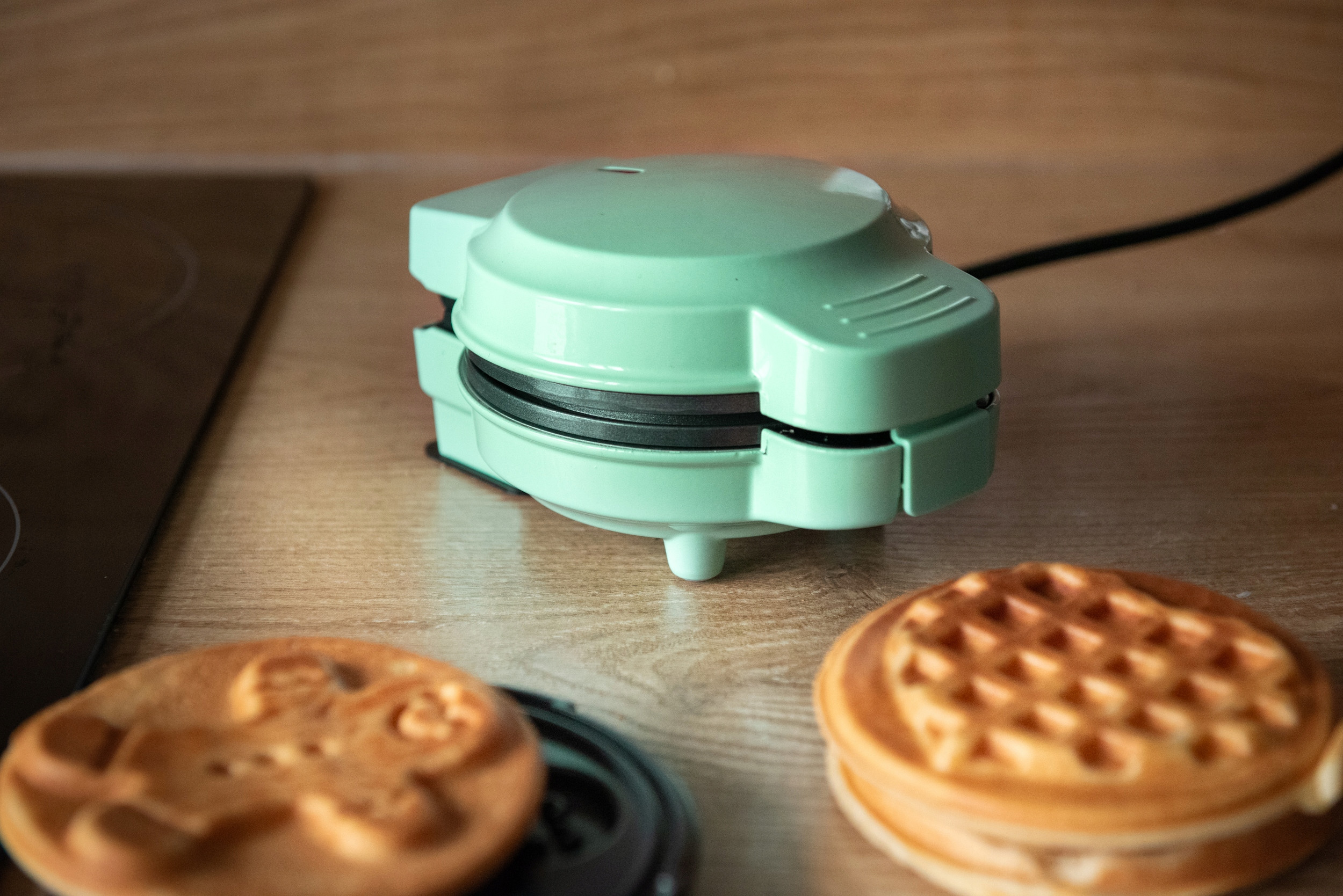 GOFROWNICA MINI GOFRY MOCNA NIEPRZYWIERAJACA 8 PŁYTEK 4 WZORY MIĘTOWA GREEN Kod producenta Gofrownica Lehmann Smart GOFRINO MINI