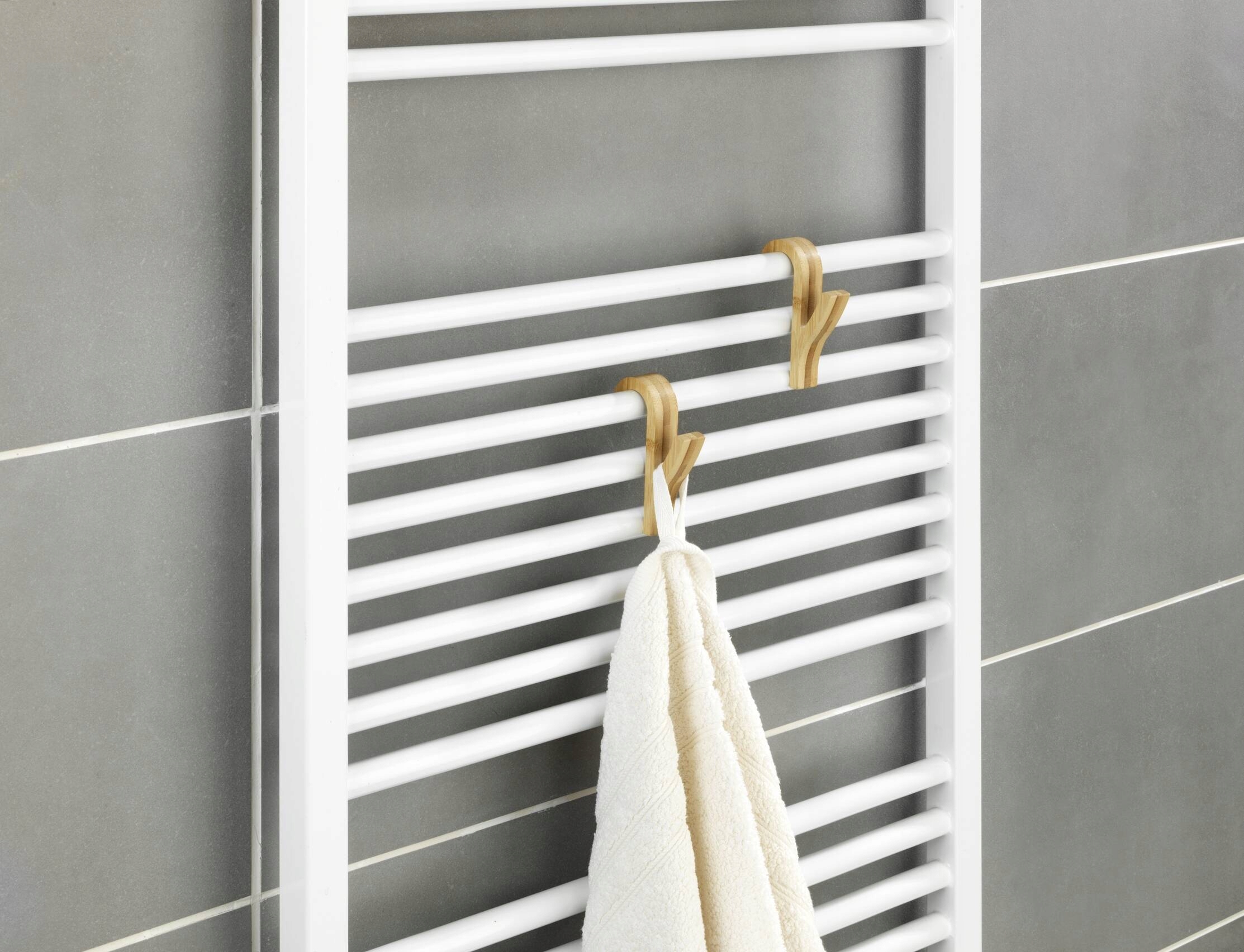 Funkcjonalne wieszaki na ręczniki i ubrania