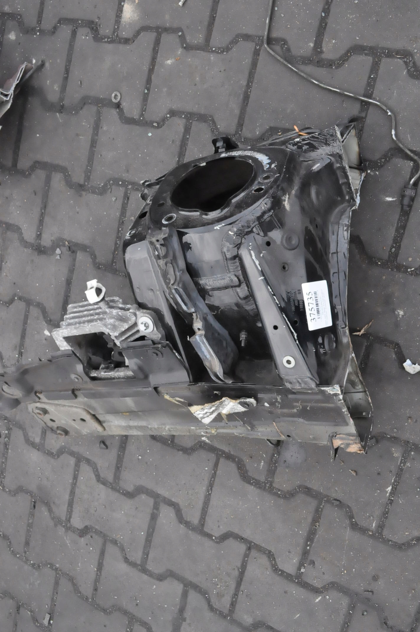 Solidna i stabilna drewniana rama dla długotrwałego użytkowania