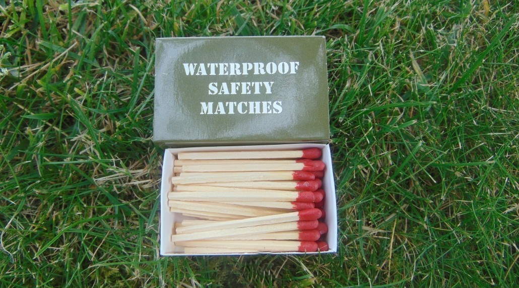 Zapałki Wodoodporne Mil-Tec-4a.jpg