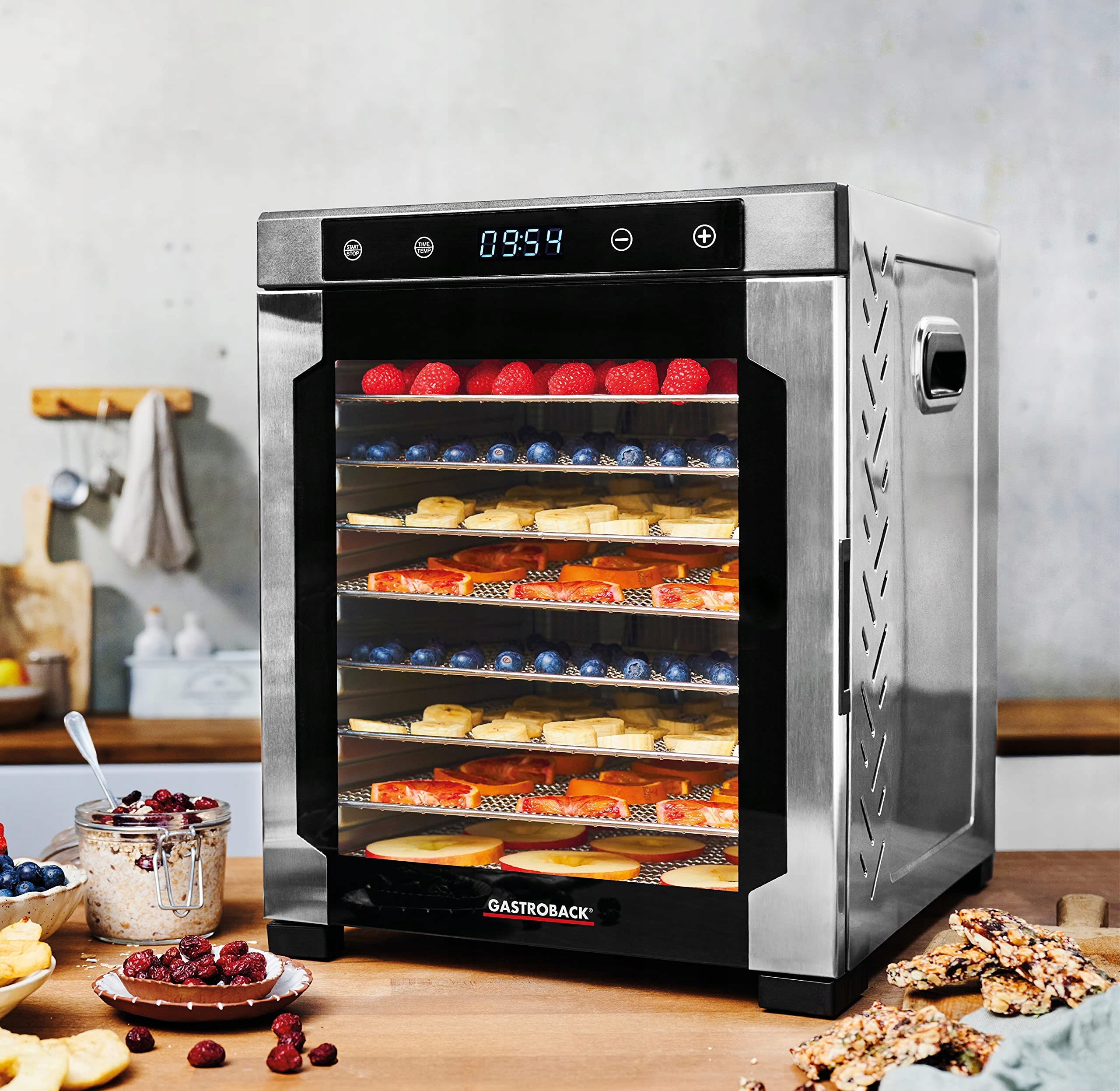 Wydajność i moc – 900 W dla efektywnego suszenia