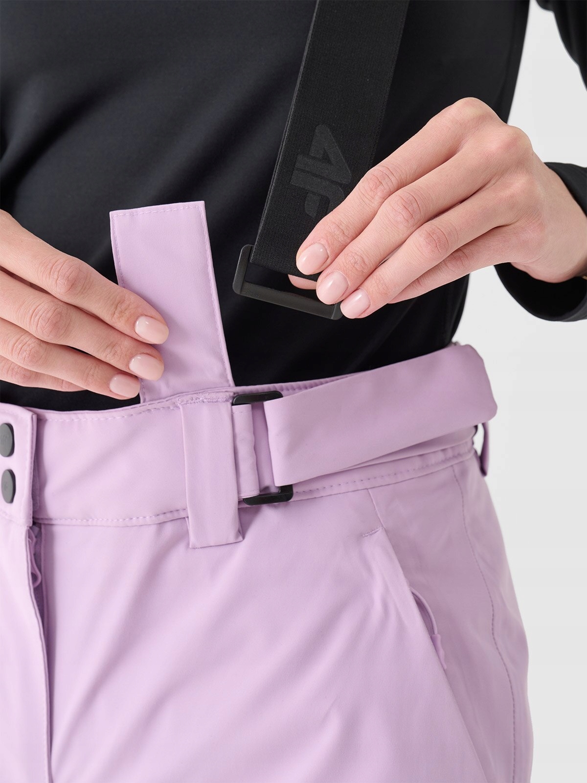 Odpinane, regulowane szelki dla dodatkowej wygody