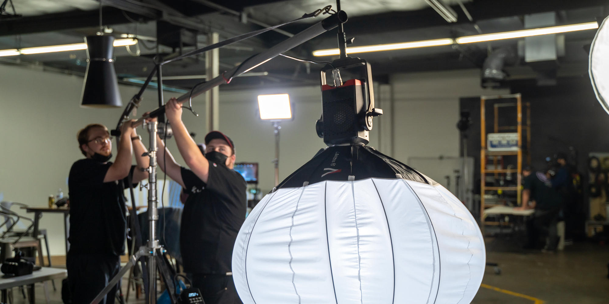 Lampa LED Aputure Light Storm LS 600d - V-mount - Wyjątkowe efekty specjalne