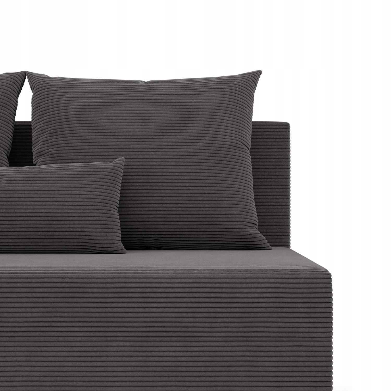 Miękkie poduszki oparciowe i szerokie podłokietniki