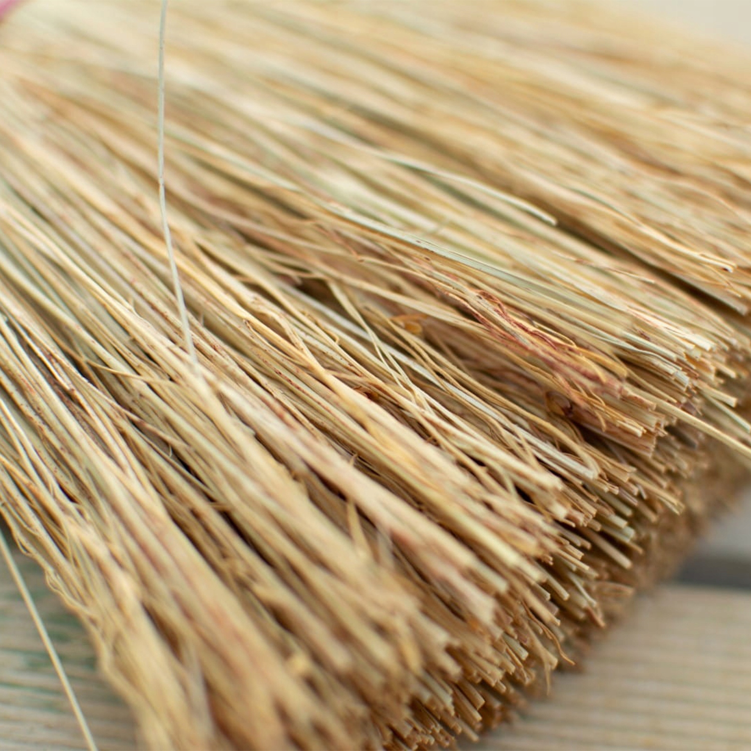Solidne wykonanie z naturalnej trawy sorgo
