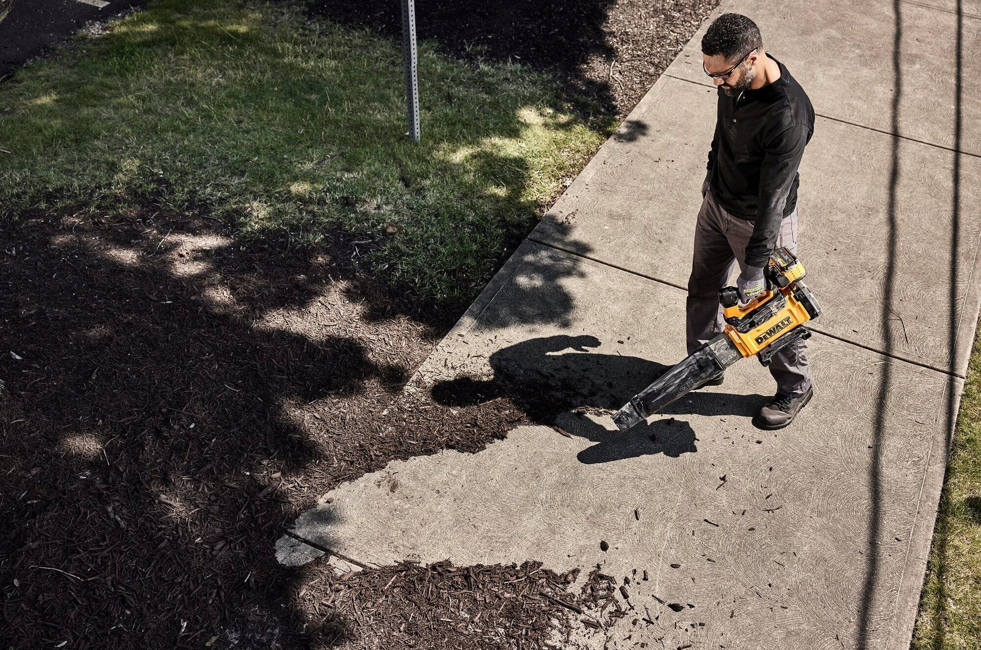 Ergonomiczna konstrukcja i niska waga dla komfortu użytkowania