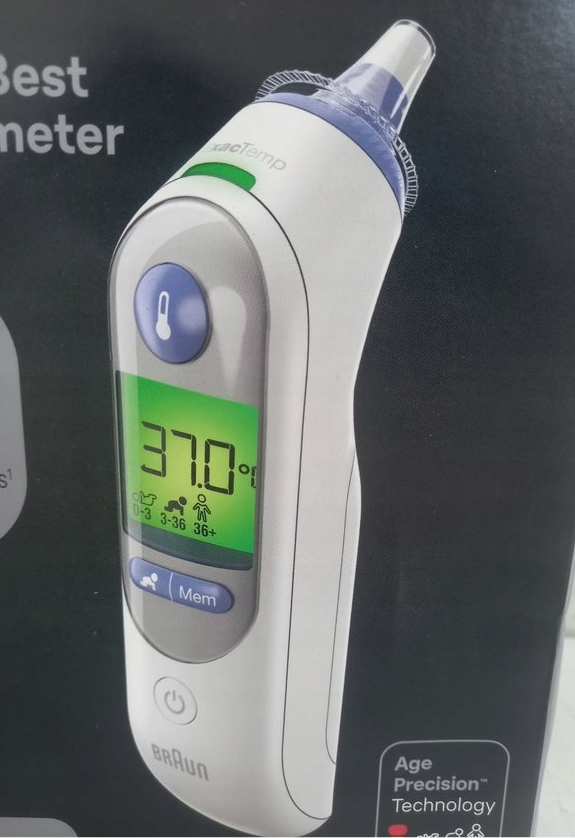 Podświetlany wyświetlacz i funkcja pamięci pomiarów