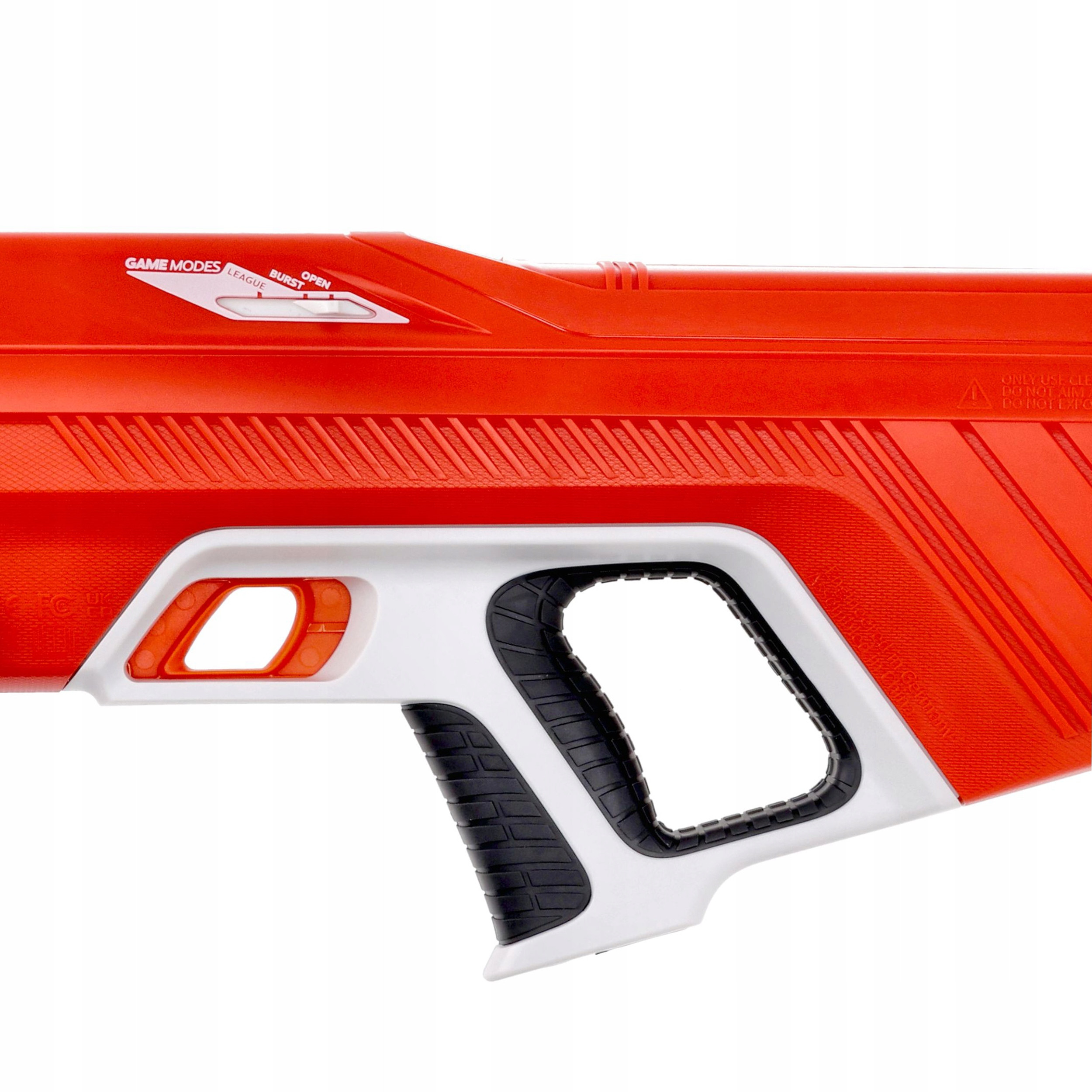 Teksturowana rękojeść zapewniająca pewny chwyt