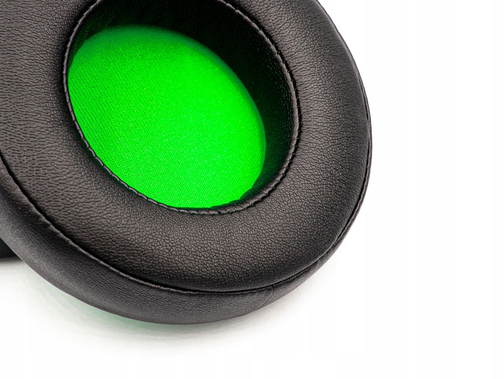 Najważniejsze cechy nauszników do słuchawek