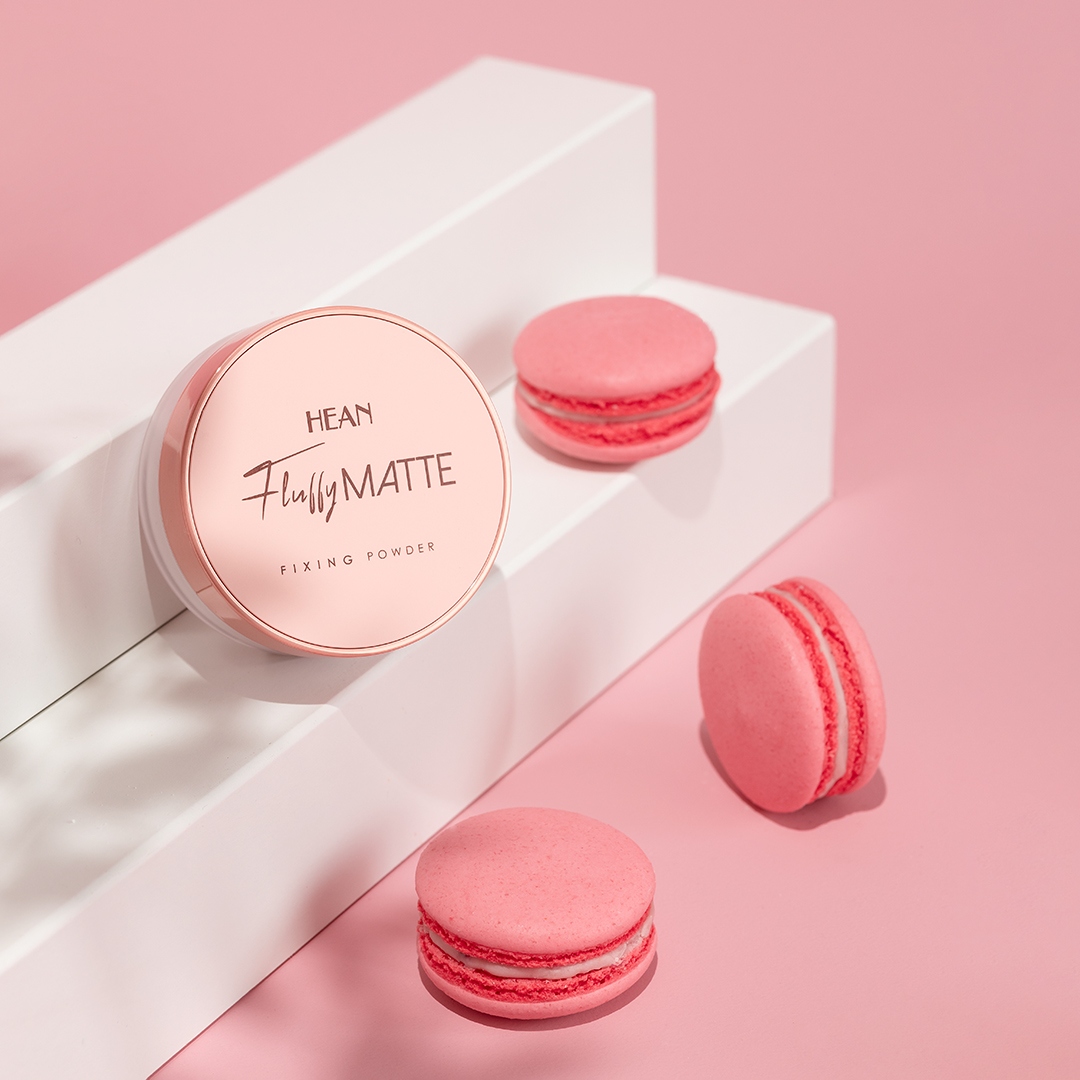 Właściwości matujące i utrwalające makijaż