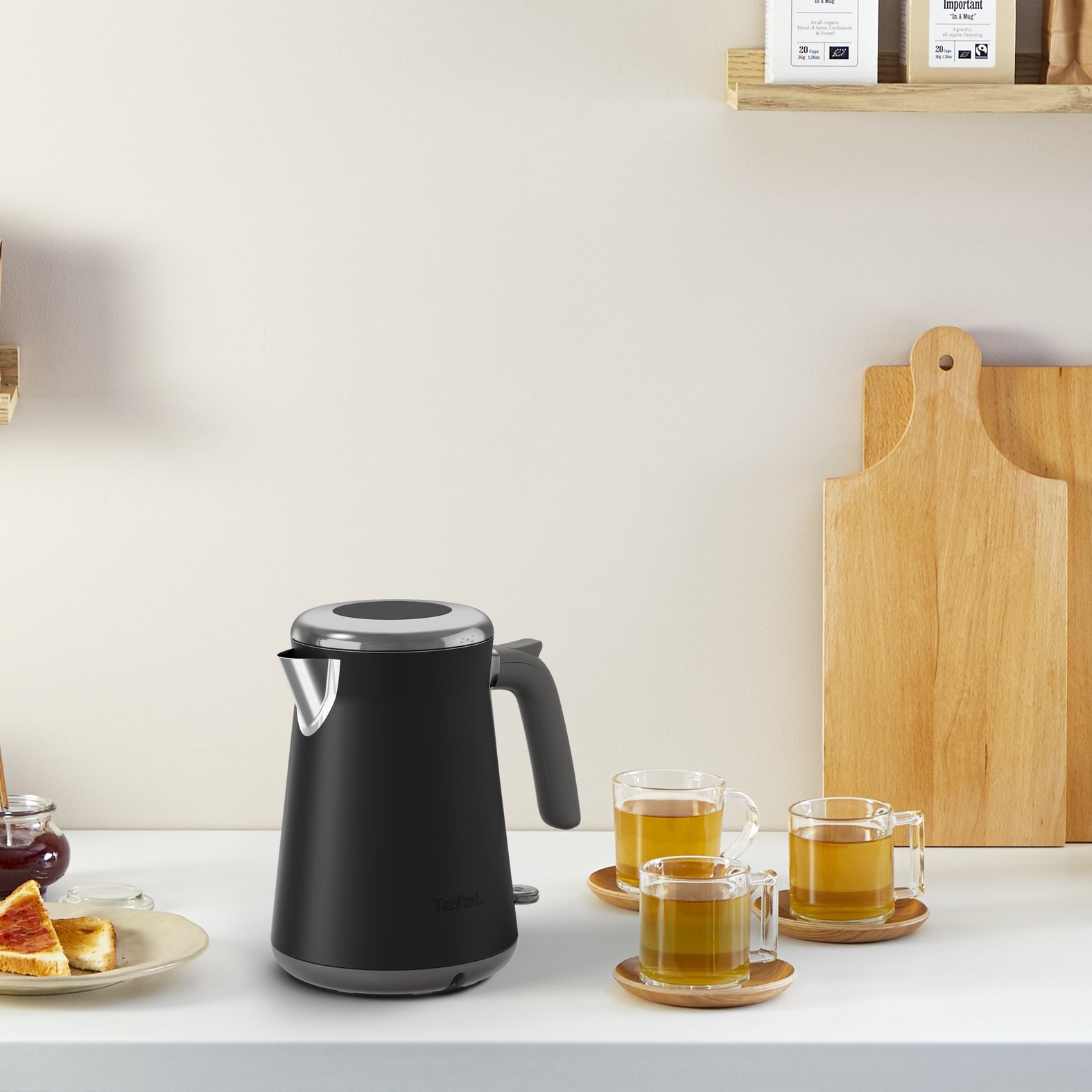 Ergonomiczne otwieranie pokrywy jedną ręką