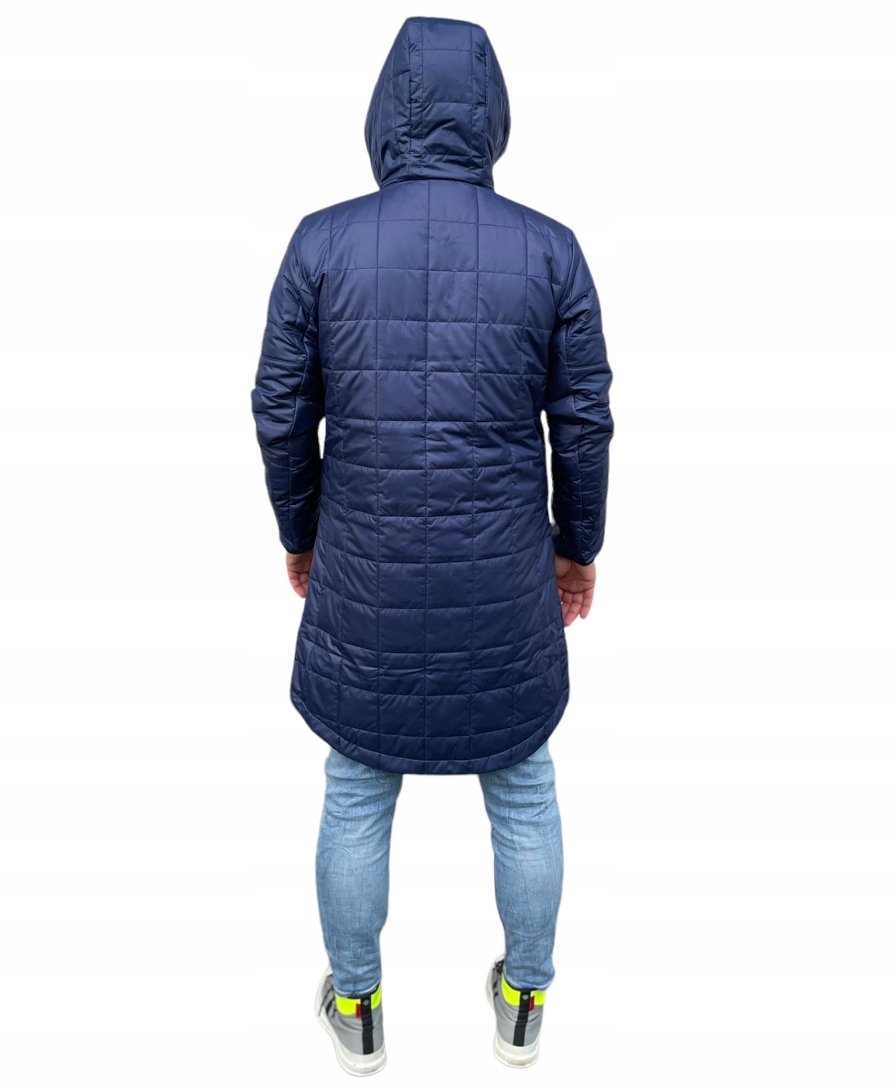 Materiał i komfort – 100% poliester