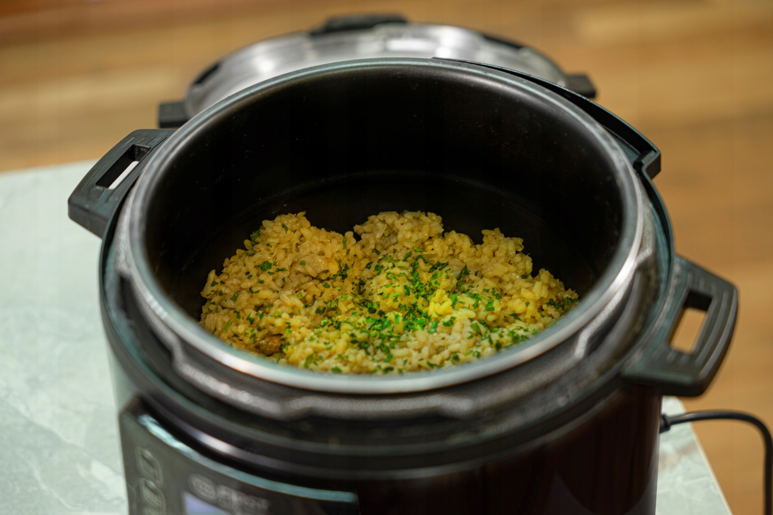 Wielofunkcyjny szybkowar elektryczny First Austria FA-5130-2GR – Twoje wsparcie w kuchni