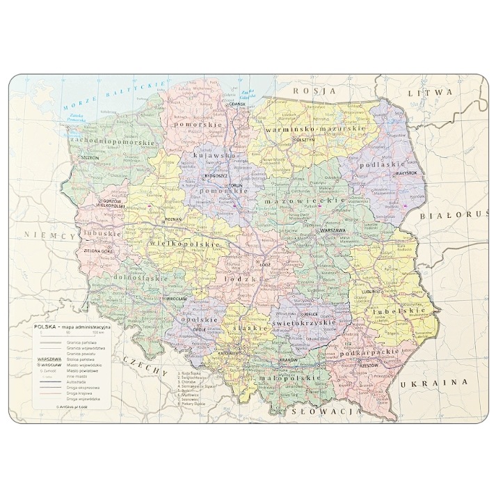 Kolorowe mapy Polski i Europy wklejone w terminarzu