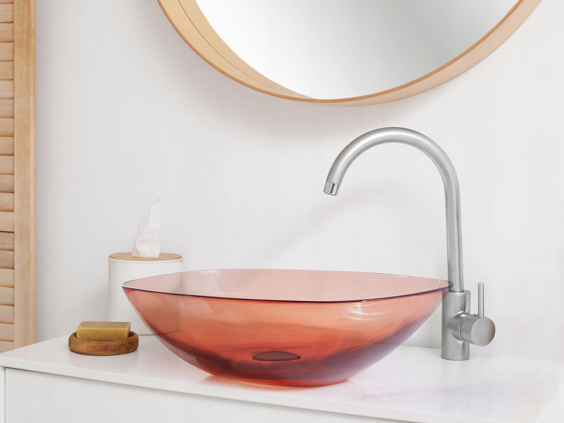 Unikalny design i kolor – Czerwony akcent w Twojej łazience