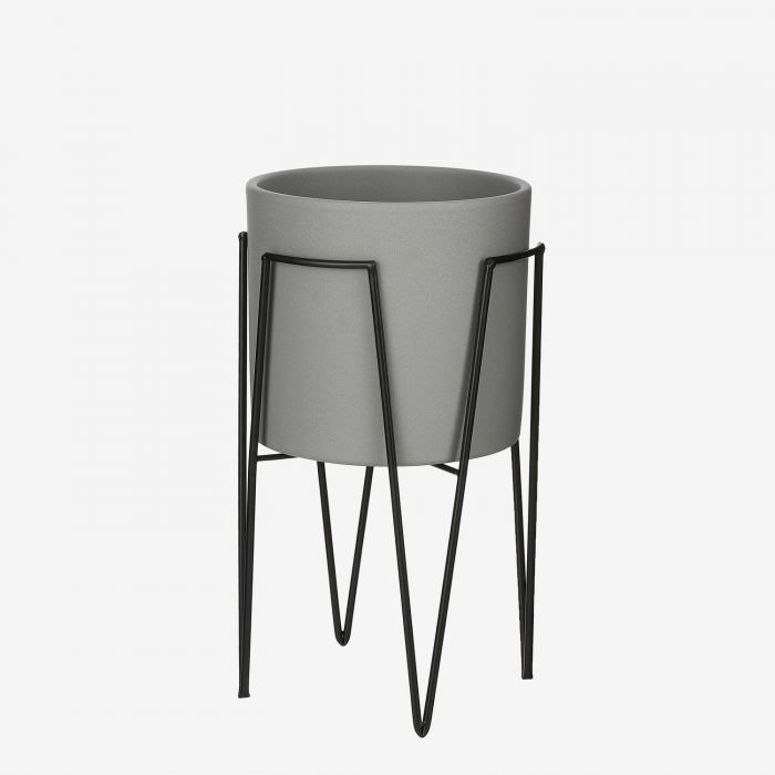 Solidna konstrukcja z wysokiej jakości żelaza