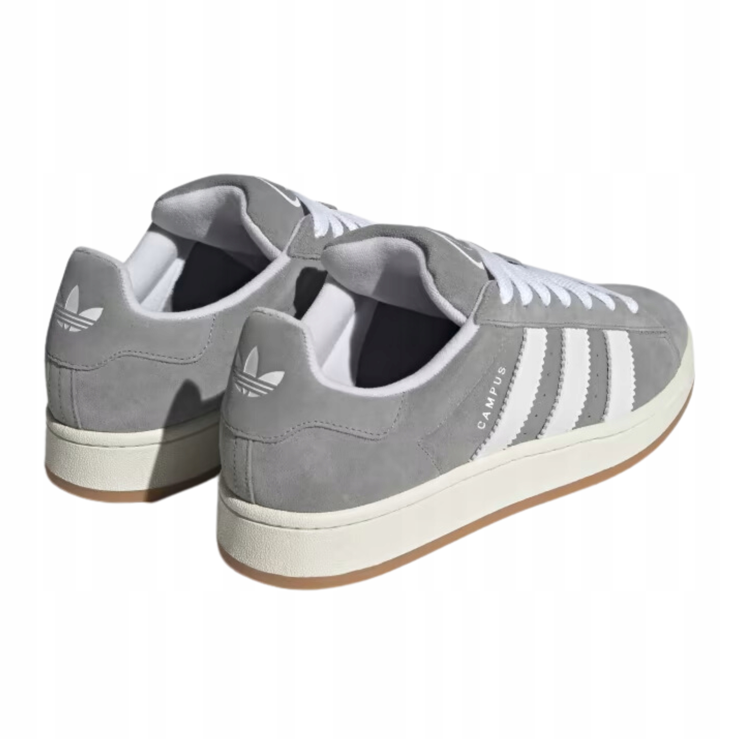 Stylowe detale: charakterystyczne 3 paski i logo Campus