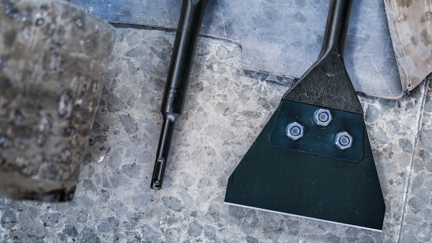 Wytrzymałe ostrze o szerokości 130 mm