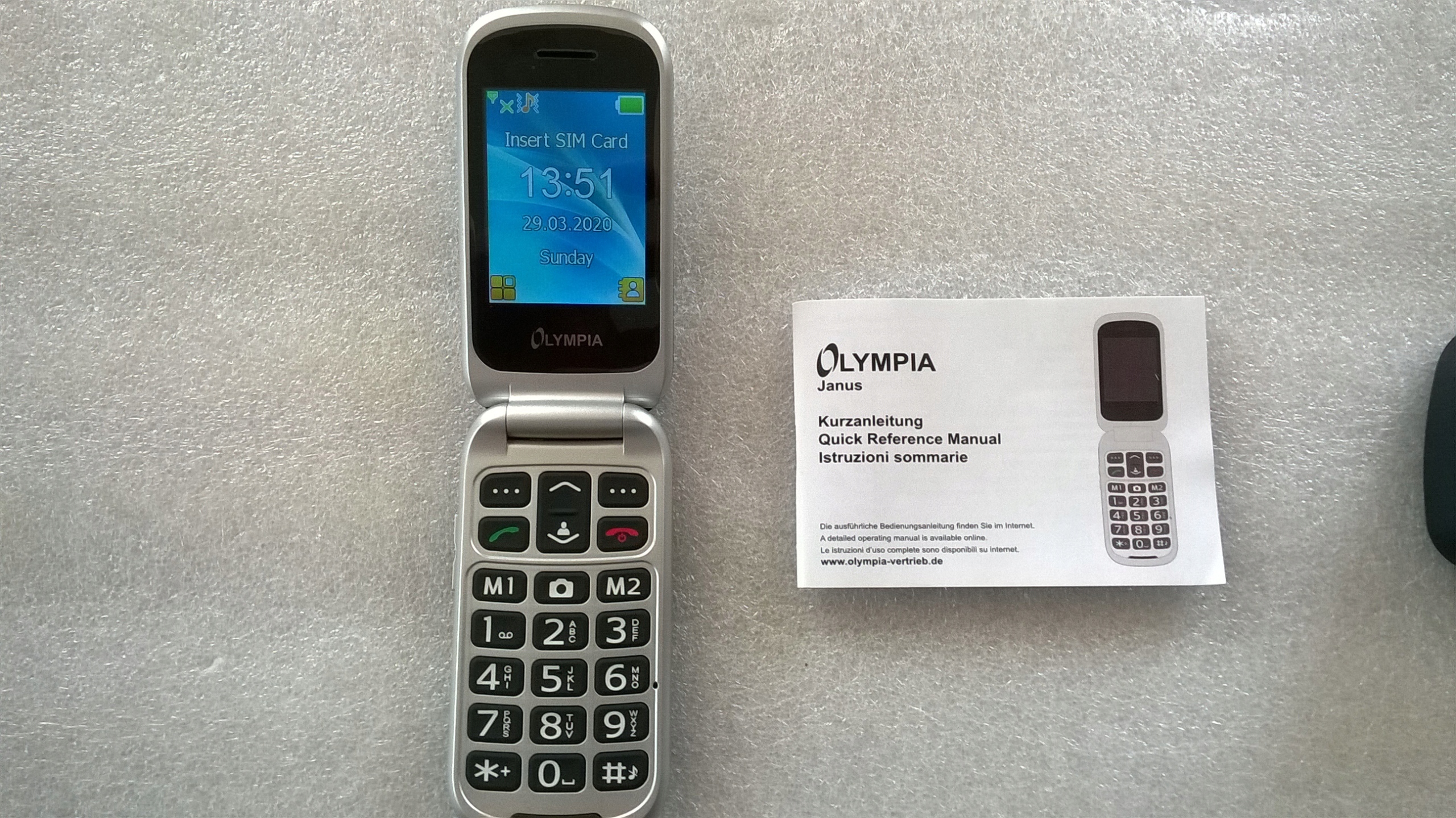 Funkcje bezpieczeństwa: przycisk SOS i alarm wibracyjny