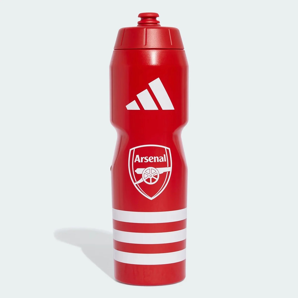 Wyeksponowany herb Arsenal Londyn i logo Adidas – Styl i identyfikacja