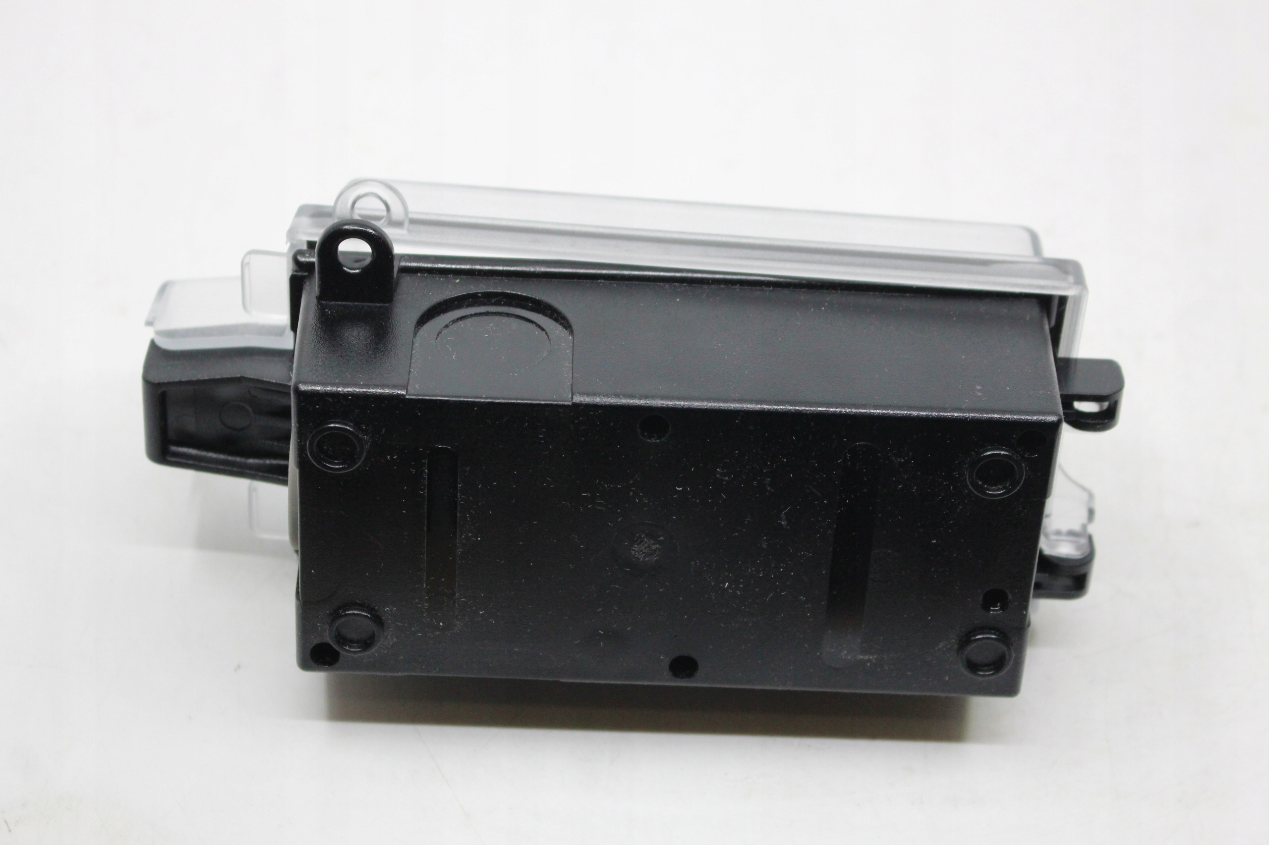 Materiał obudowy: Poliwęglan (PC)