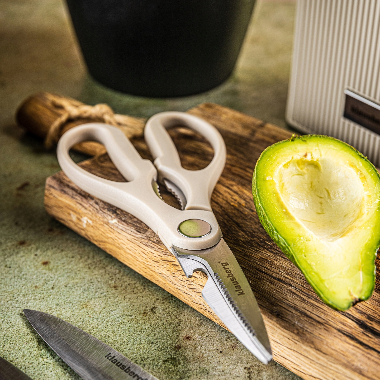 Zestaw noży KLAUSBERG KB-7984 – Połączenie elegancji, trwałości i funkcjonalności