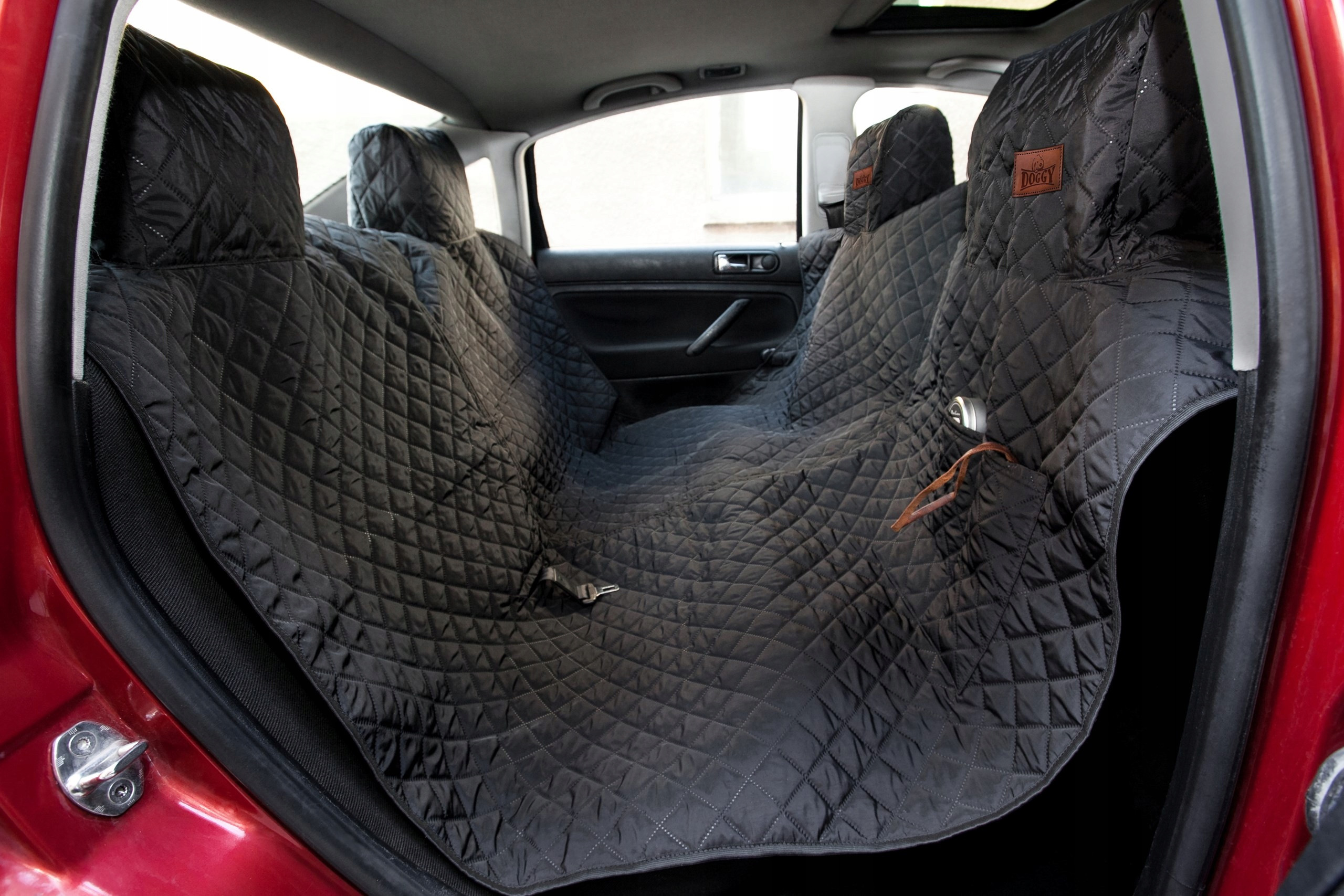 Wodoodporna mata samochodowa – Idealna dla psów i kotów