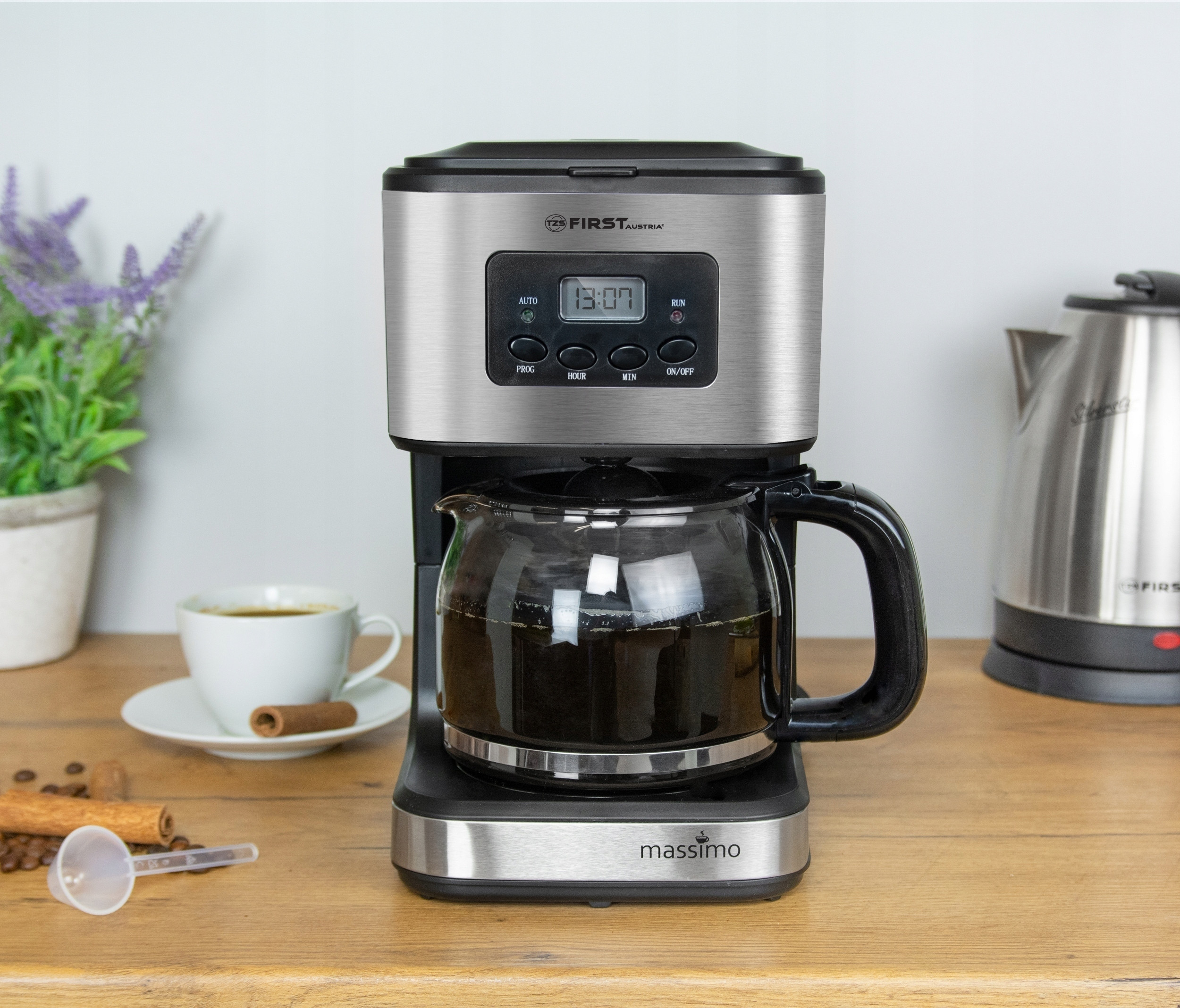 Wygodne wyciąganie dzbanka podczas parzenia