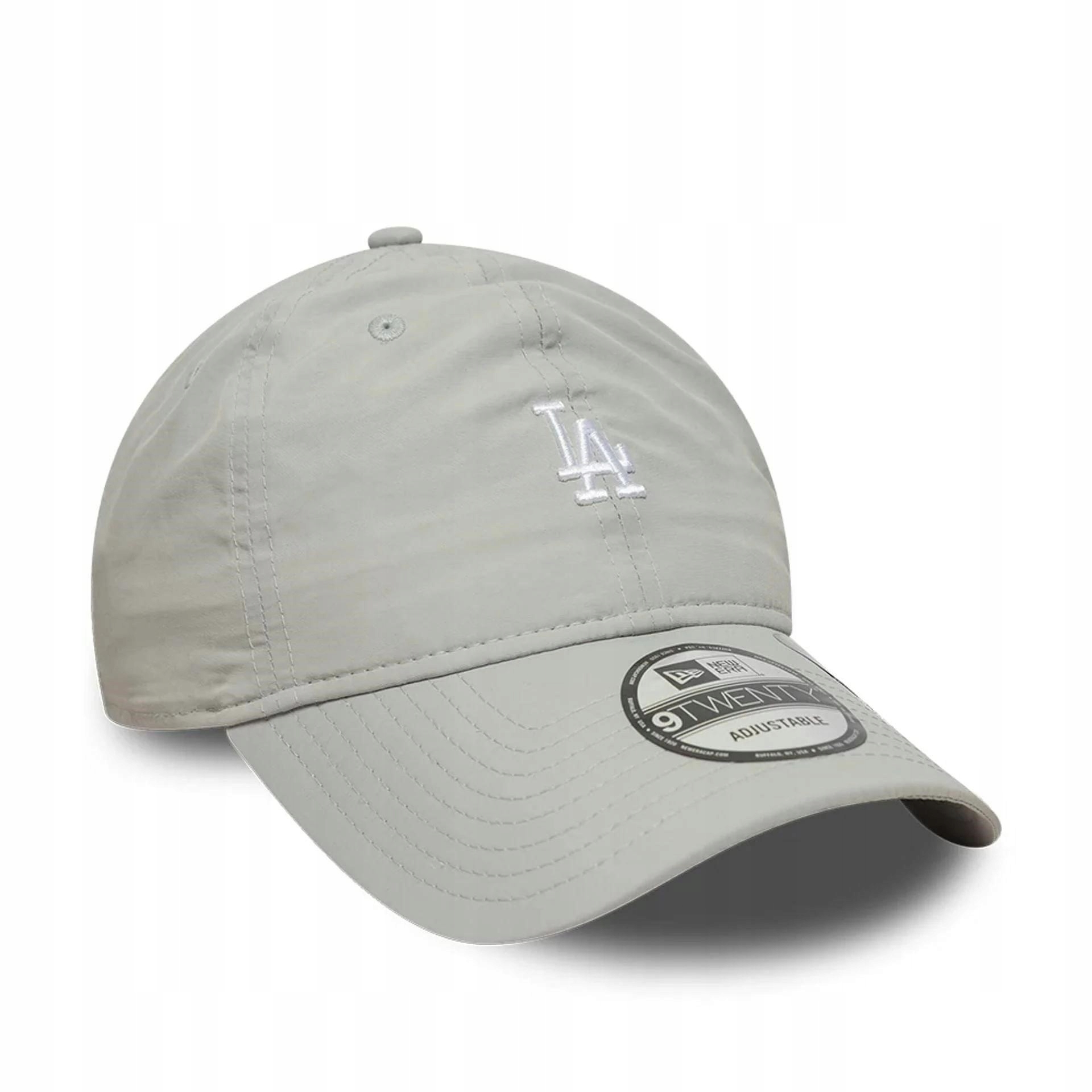 Klasyczne detale – haftowane logo New Era