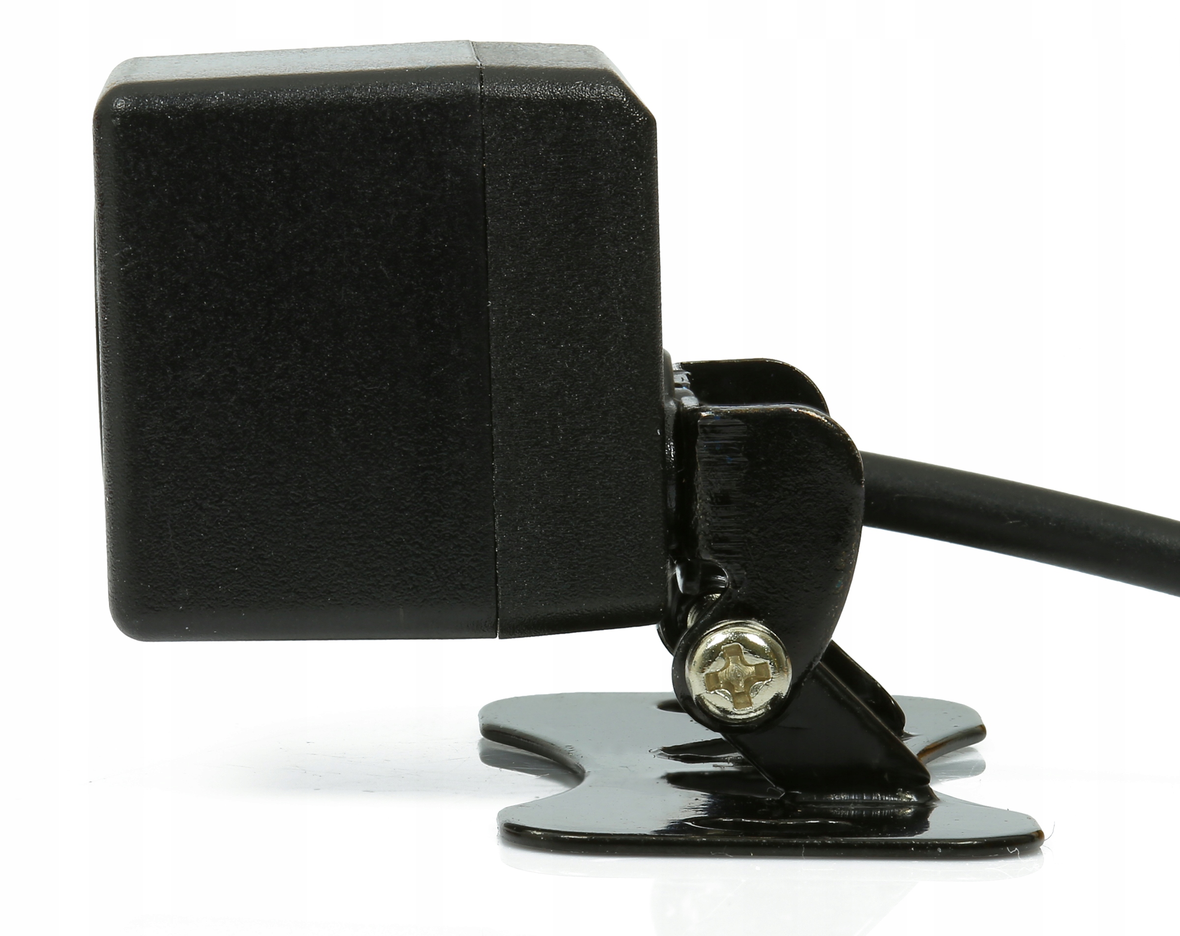 Doskonała widoczność nocą dzięki 18 diodom IR