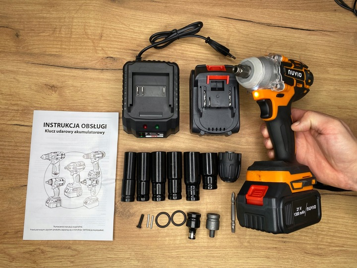 Wbudowana lampka LED – oświetlenie miejsca pracy