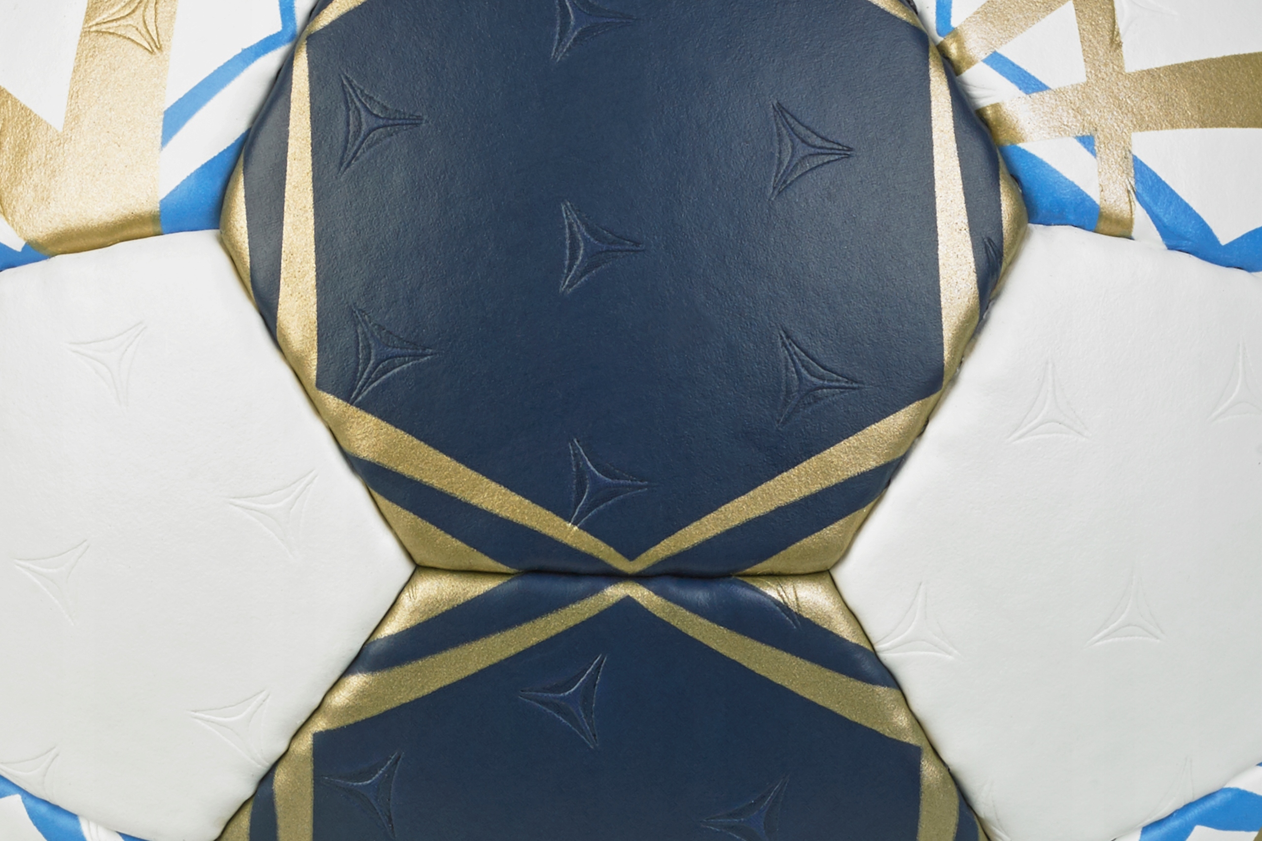 Wysokiej jakości materiały i ręczne szycie