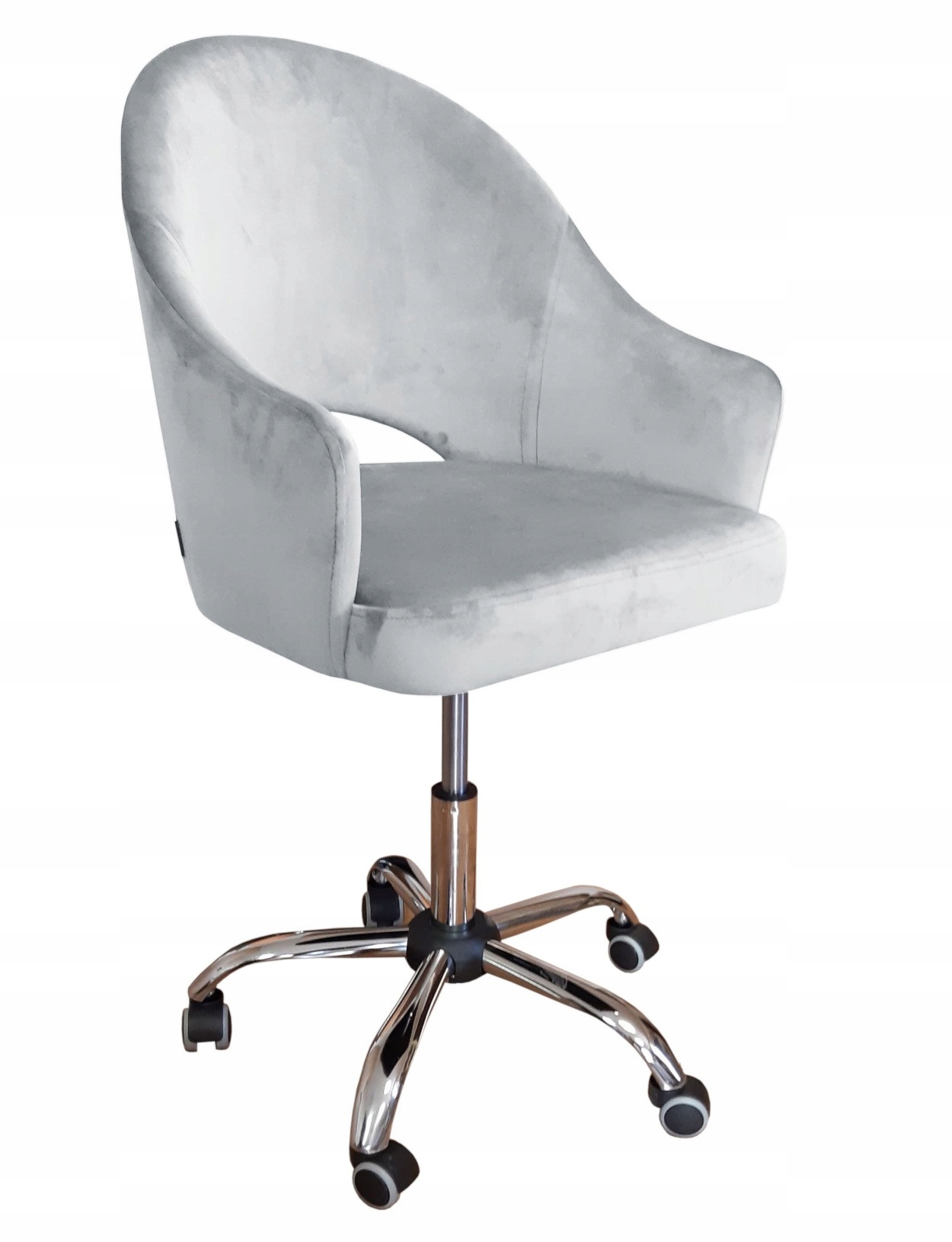 Fotel obrotowy Velvet Jasnoszare – Elegancja i komfort w biurze