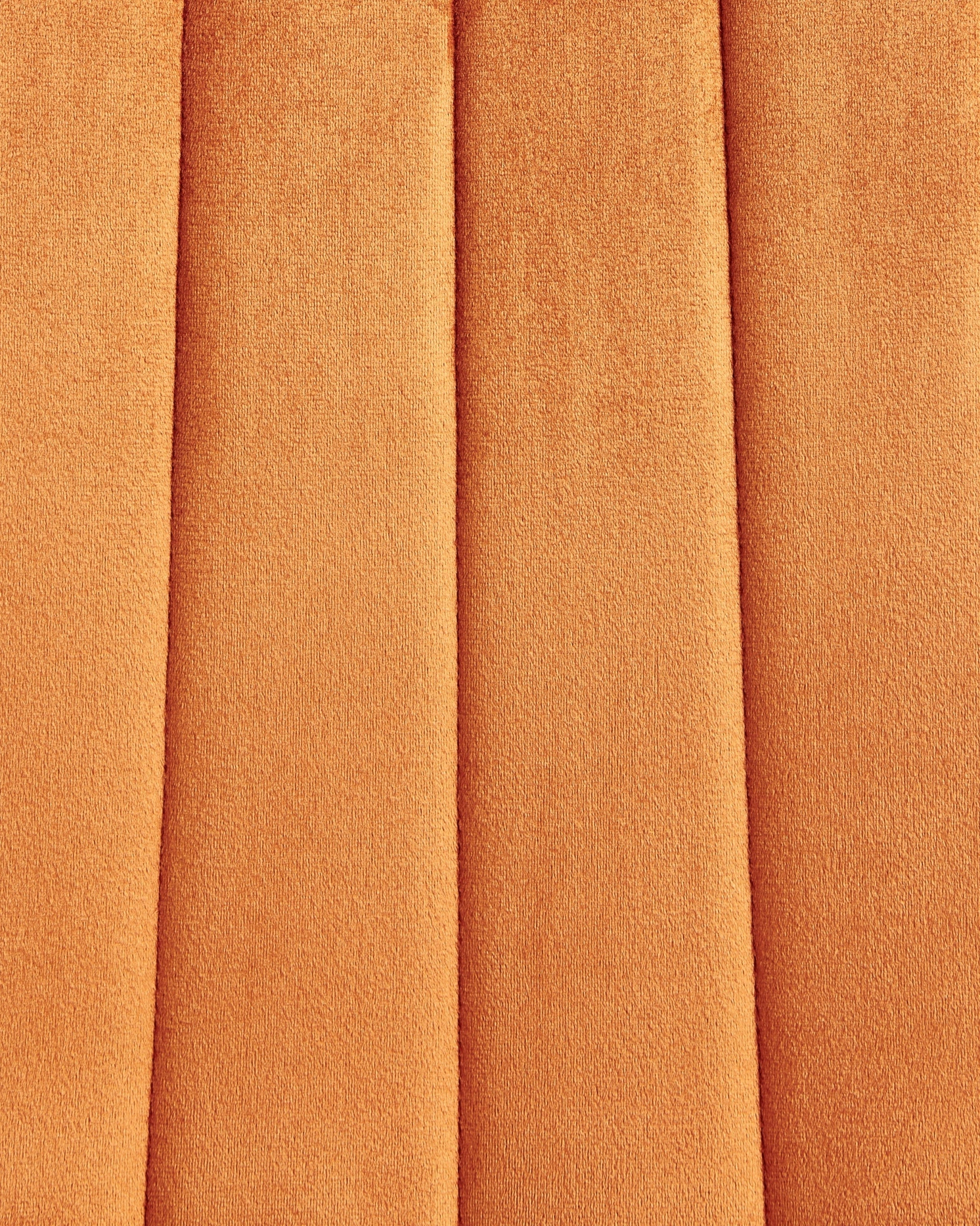 Wysoka jakość materiałów – Welur i metal w zestawie