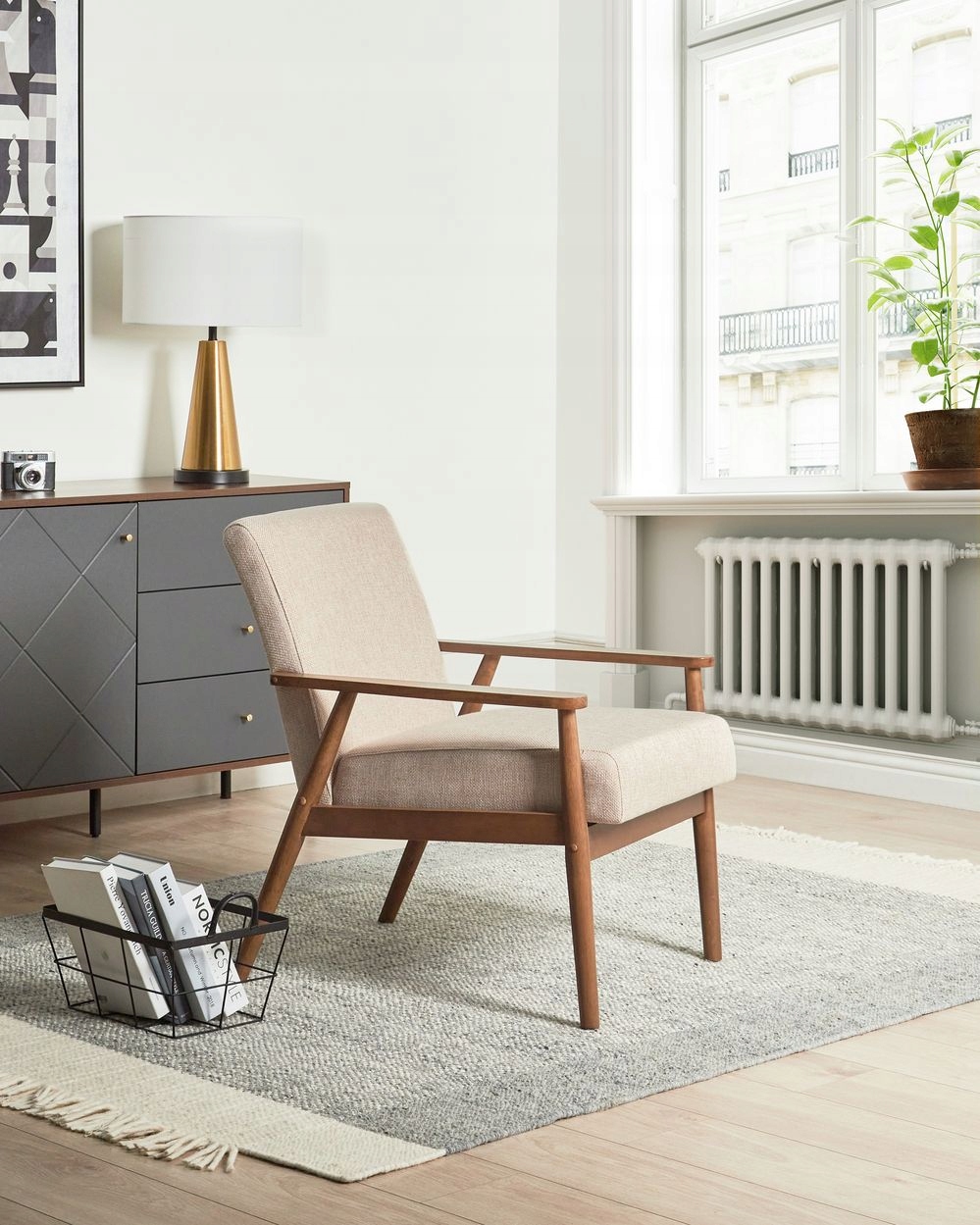 Fotel ESRUM Beżowy – Elegancja i komfort w Twoim wnętrzu