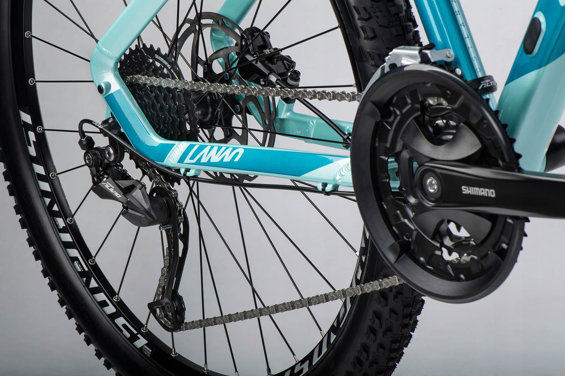 Szeroki zakres przełożeń – Napęd Shimano 3x9 dla płynnej jazdy