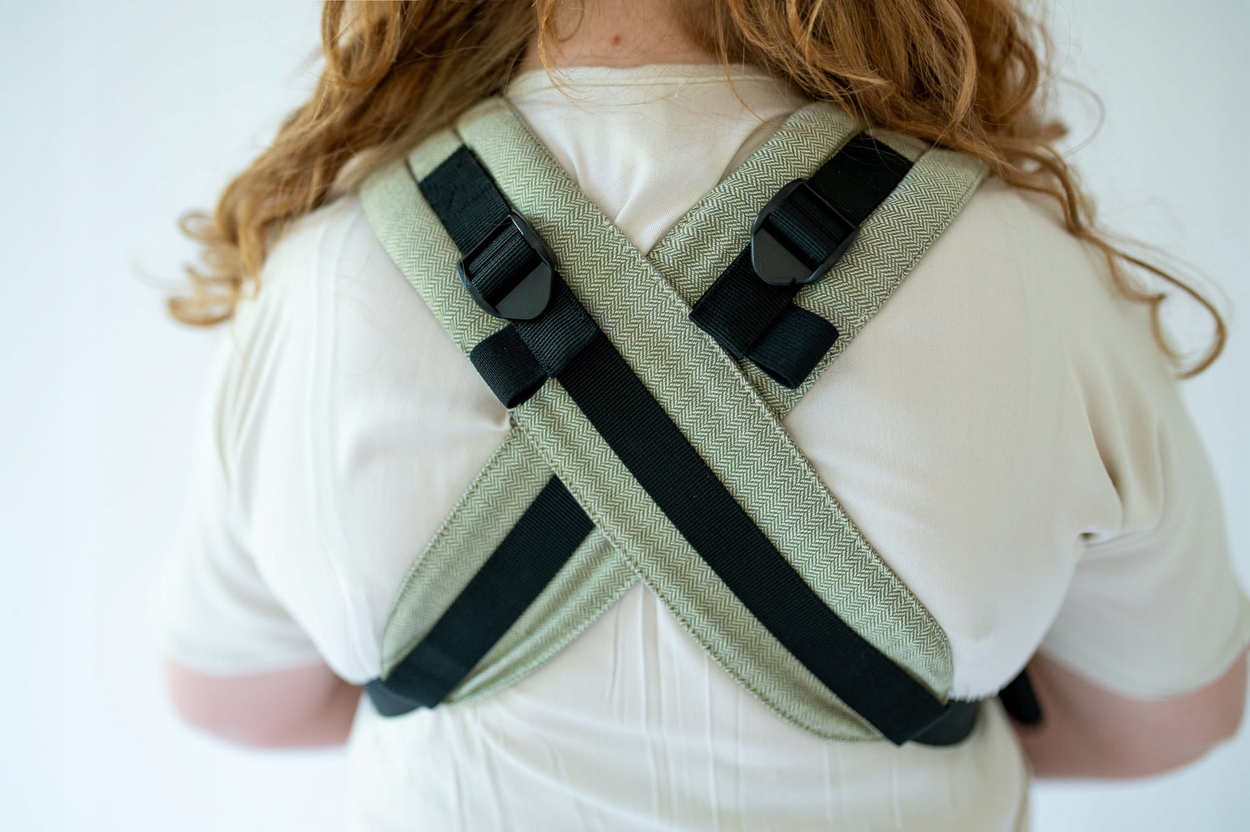 Ergonomiczne noszenie – Jak nosić dziecko w nosidełku Qusy 2.0