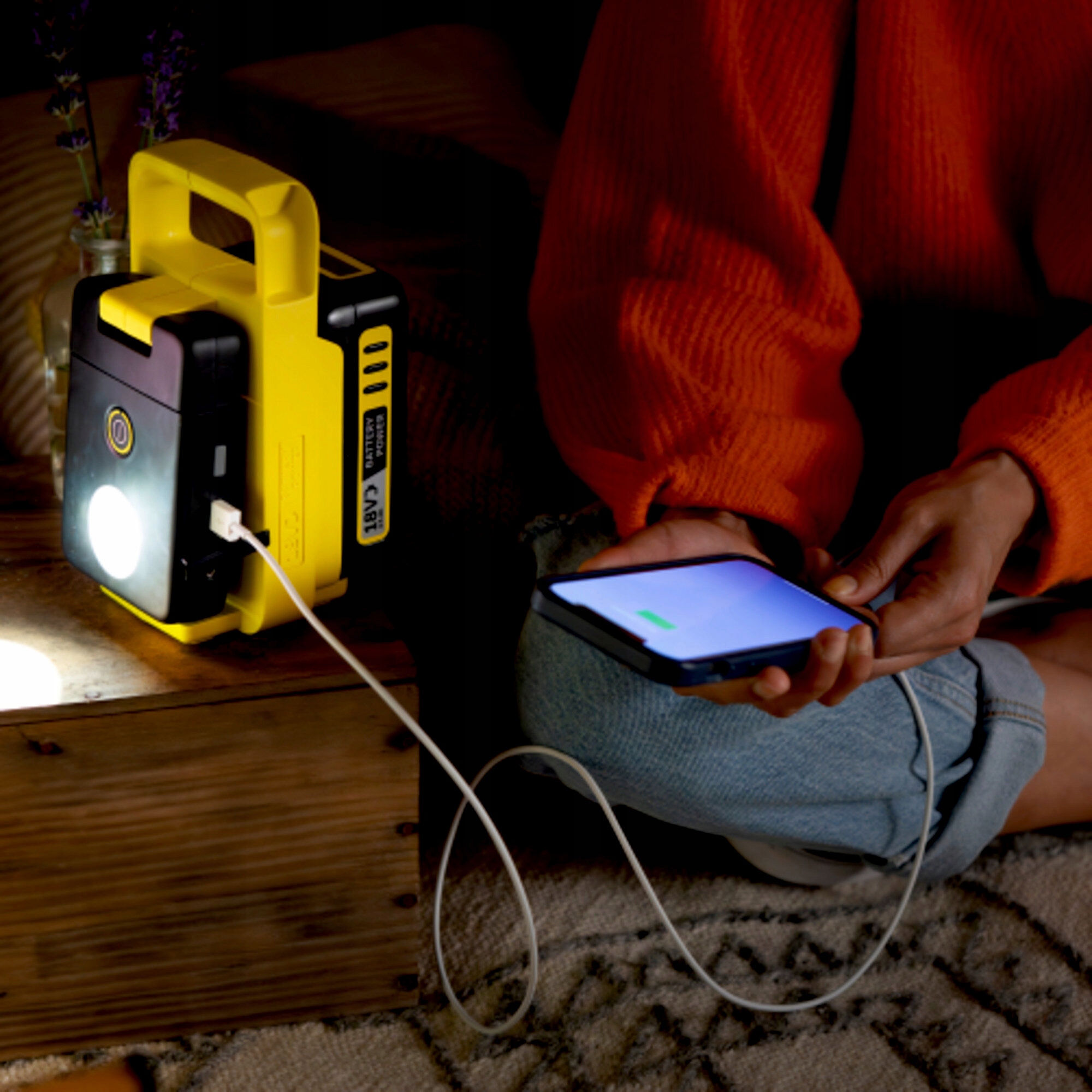Wielofunkcyjna lampa akumulatorowa z power bankiem