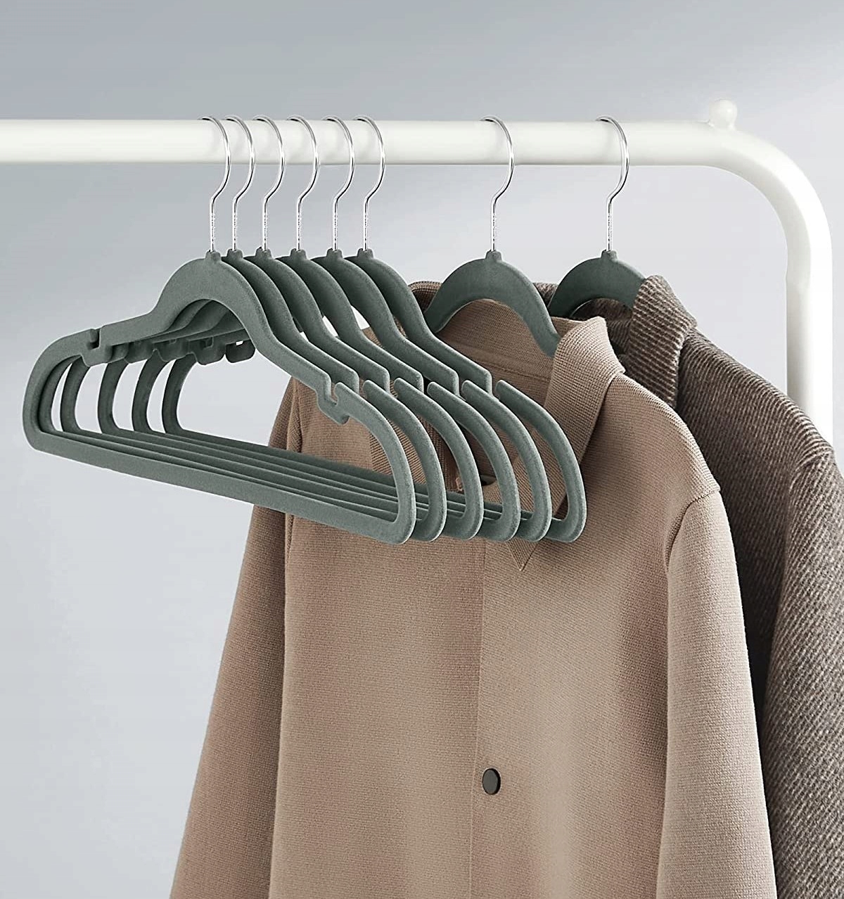 Wygodne użytkowanie – Obracane haki dla łatwego dostępu