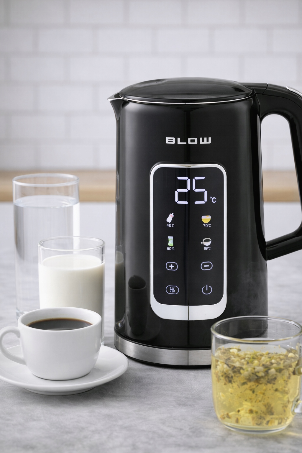 Duża pojemność 1,7L i wysoka moc 2500W – szybko dla całej rodziny