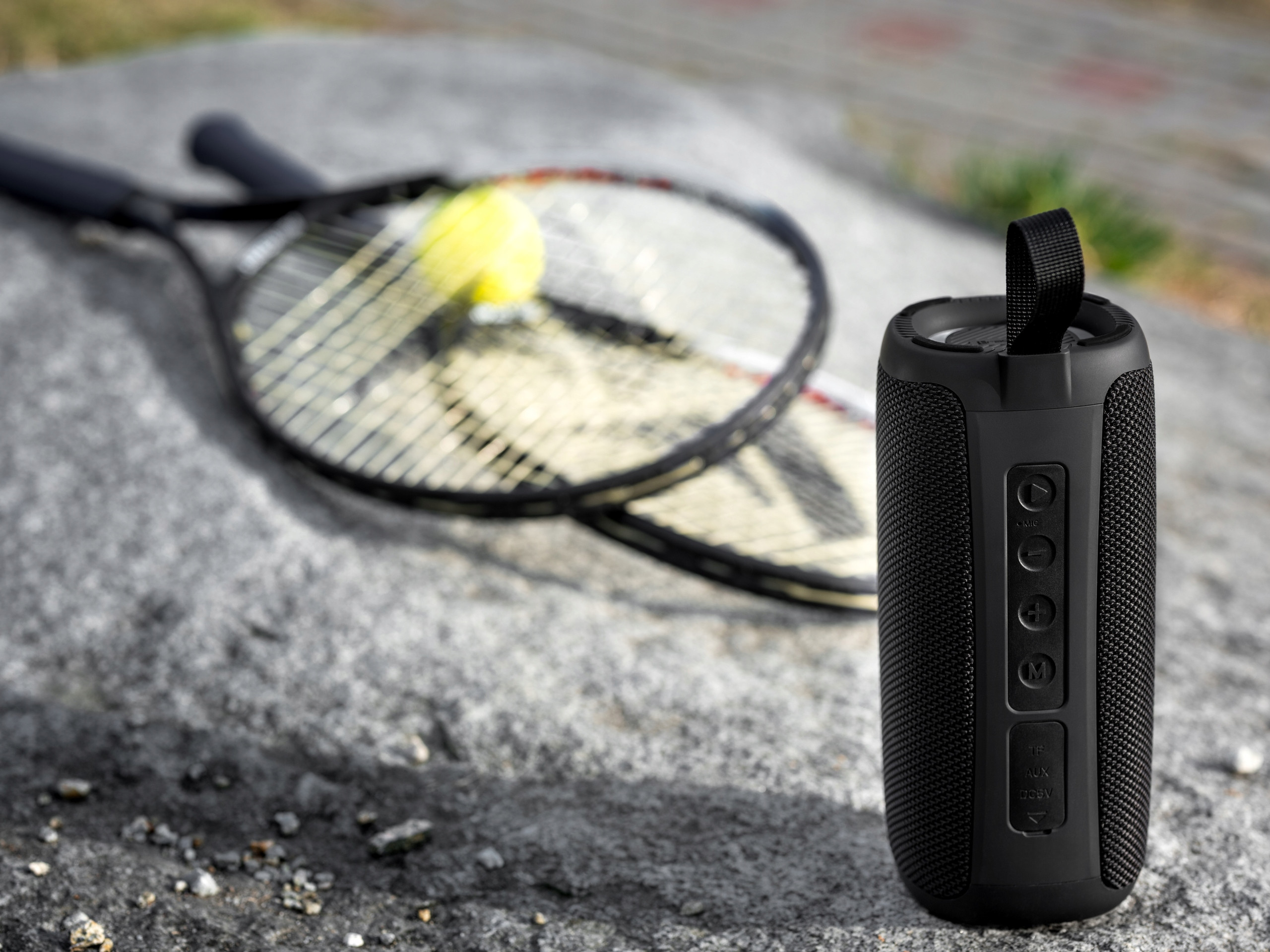 Wytrzymała bateria – Do 8 godzin odtwarzania