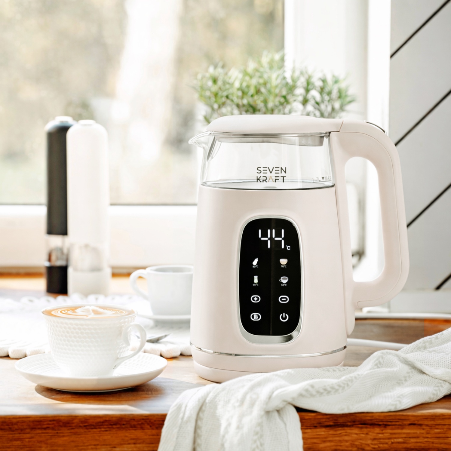 Funkcja Keep Warm – Ciepła woda gotowa przez 2 godziny