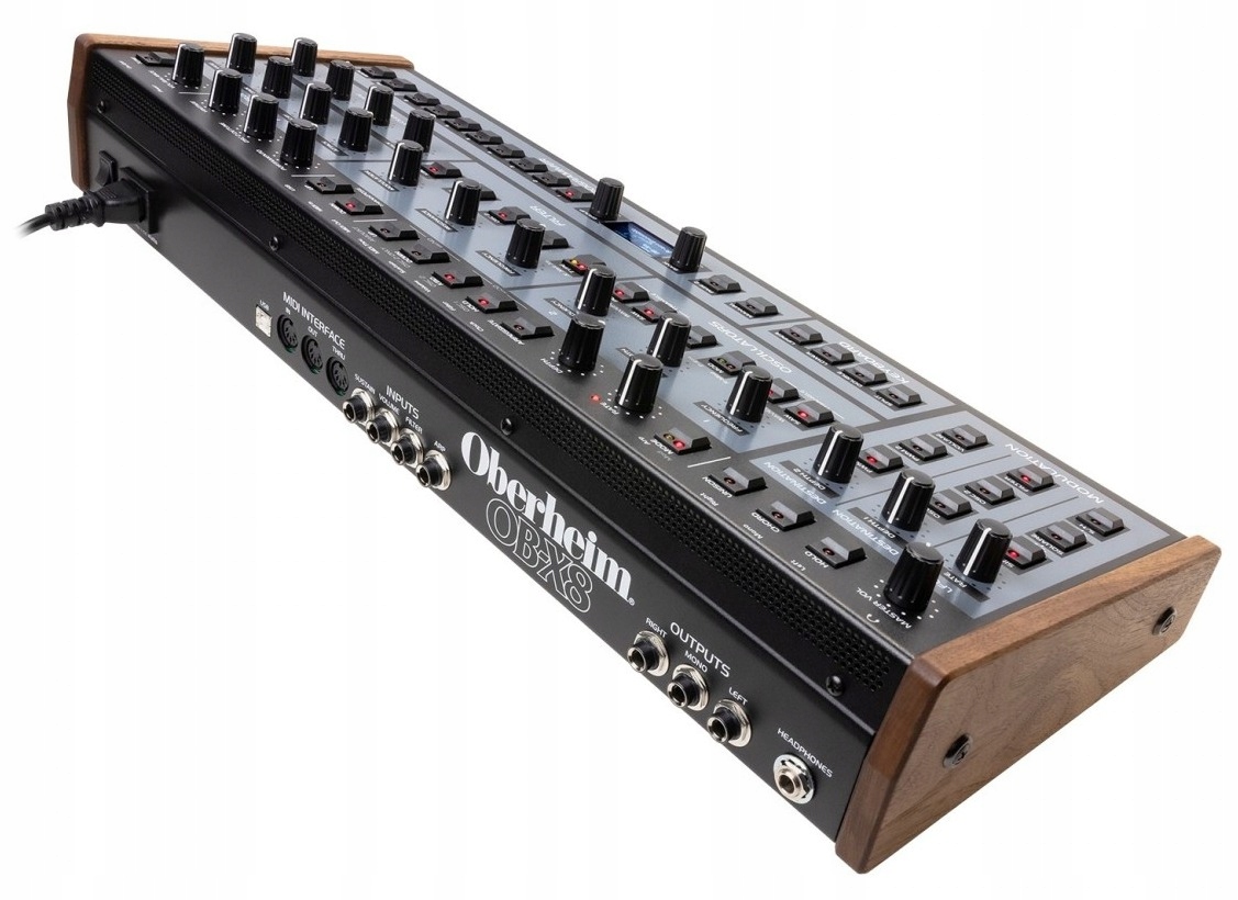 Wysoka funkcjonalność: 512 presetów i różnorodne porty