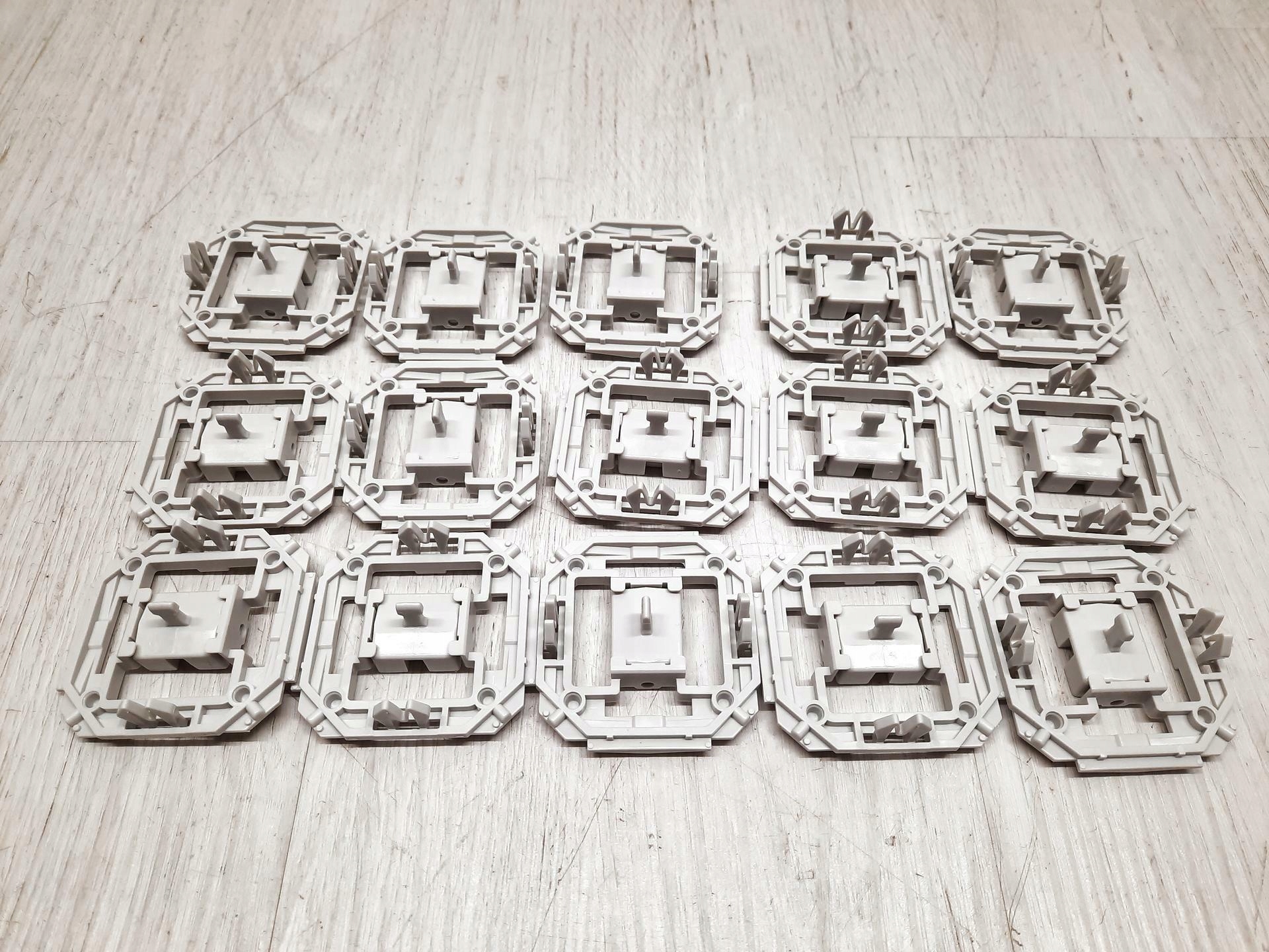 Adapter-Set Merten – Zestaw 20 do inteligentnych instalacji