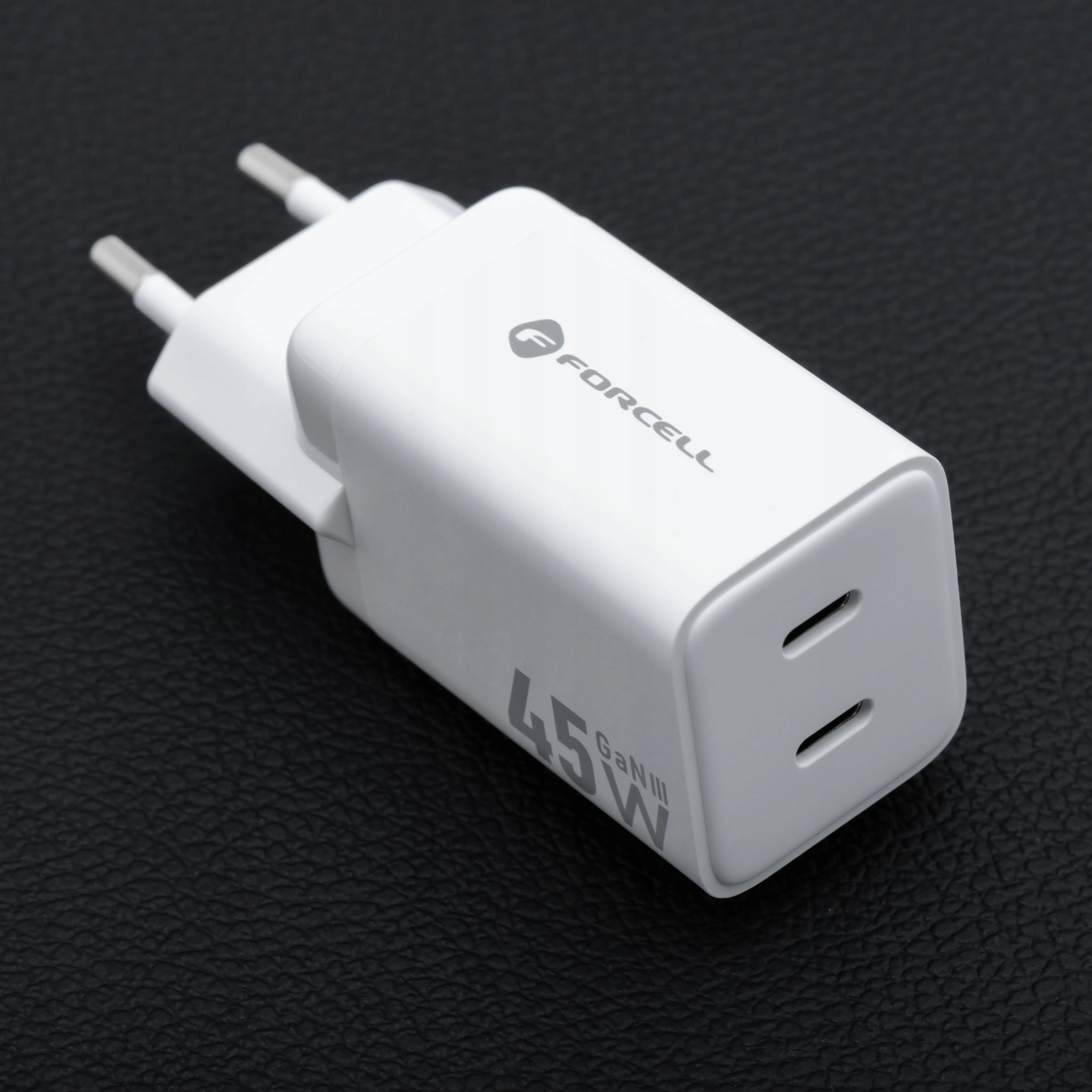 Podwójne porty USB-C – Zasilanie dwóch urządzeń jednocześnie