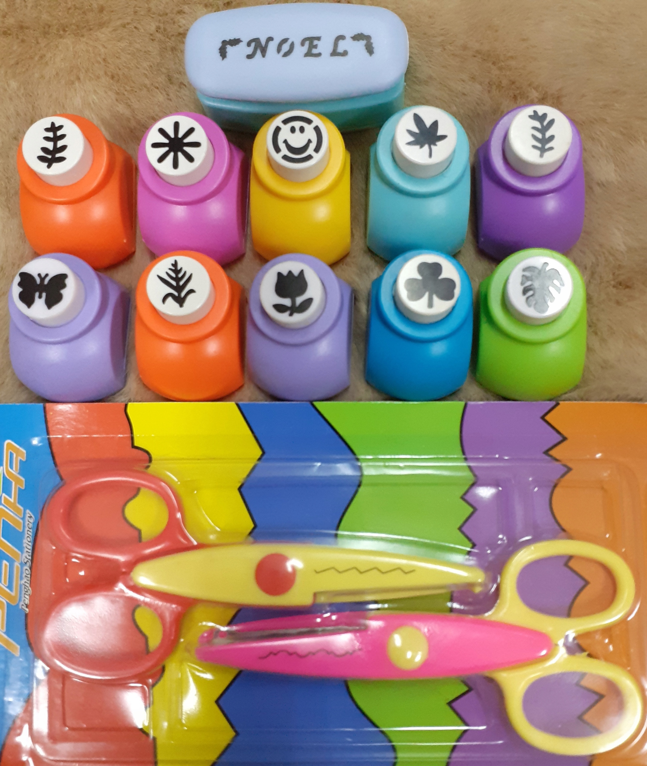 Doskonałe do zdobienia kartek okolicznościowych i prac plastycznych