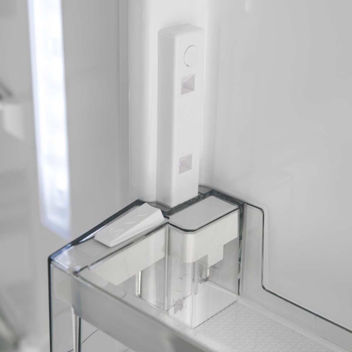 Funkcje AdaptiLift i OdourFree – Wygoda i świeżość w przechowywaniu