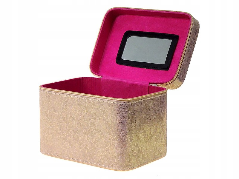 Funkcjonalne lusterko w górnej części kuferka