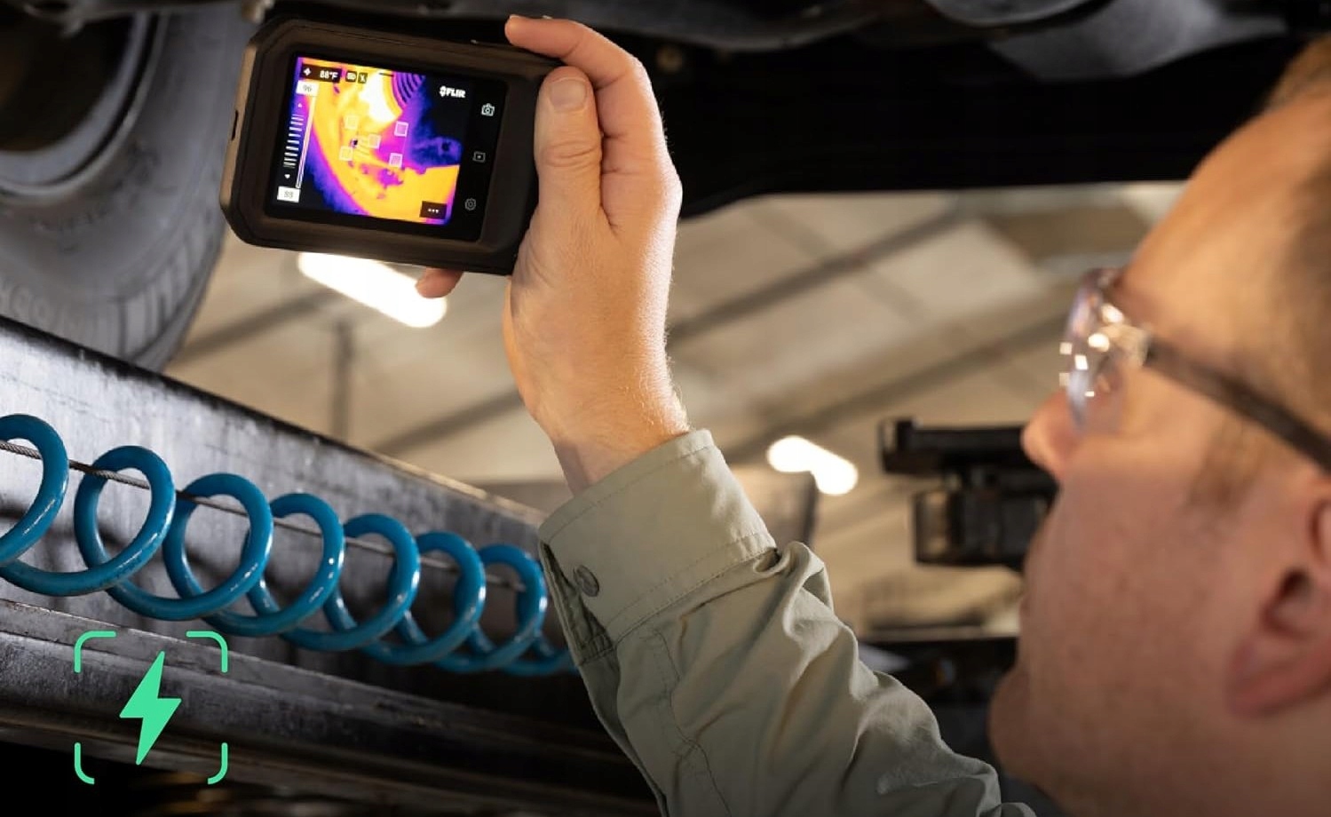 Zastosowania kamery FLIR C8 w branży elektrycznej i budowlanej